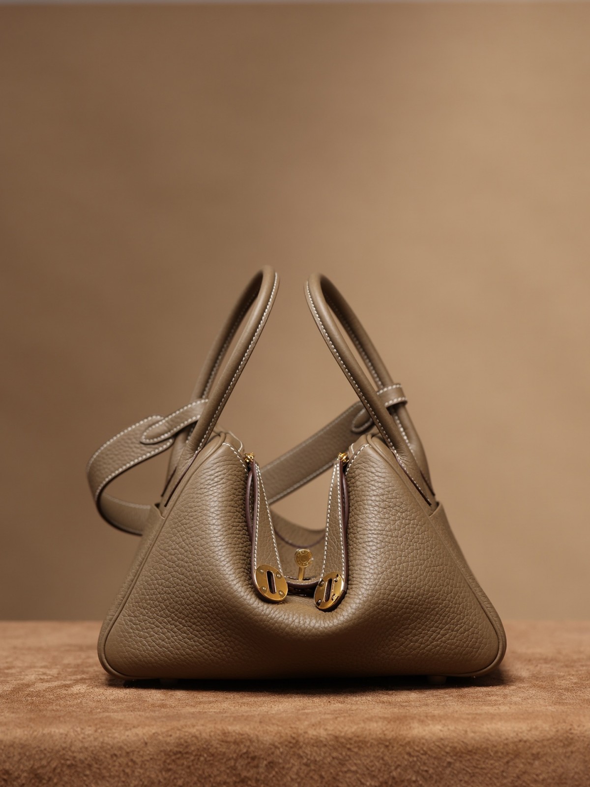Shebag fully handmade Hermes Lindy 26 grey gold in togo(2025 Jan updated)-Best Quality Fake designer Bag Review, Replica designer bag ru