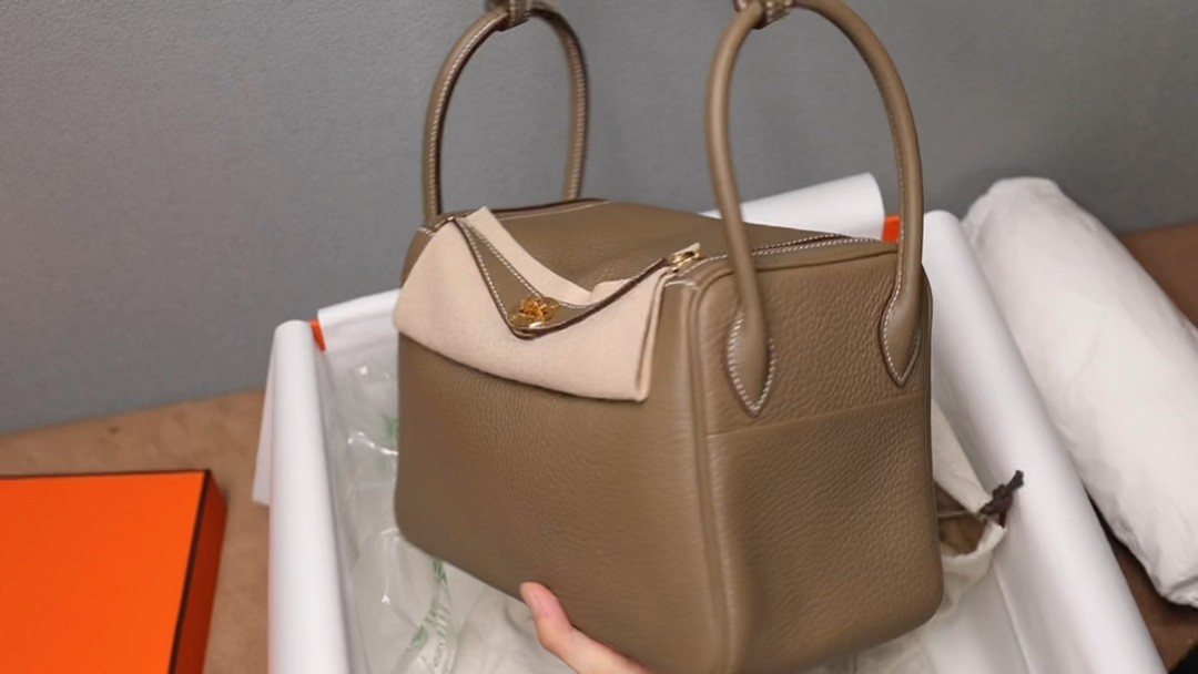 Shebag fully handmade Hermes Lindy 26 grey gold in togo(2025 Jan updated)-Best Quality Fake designer Bag Review, Replica designer bag ru