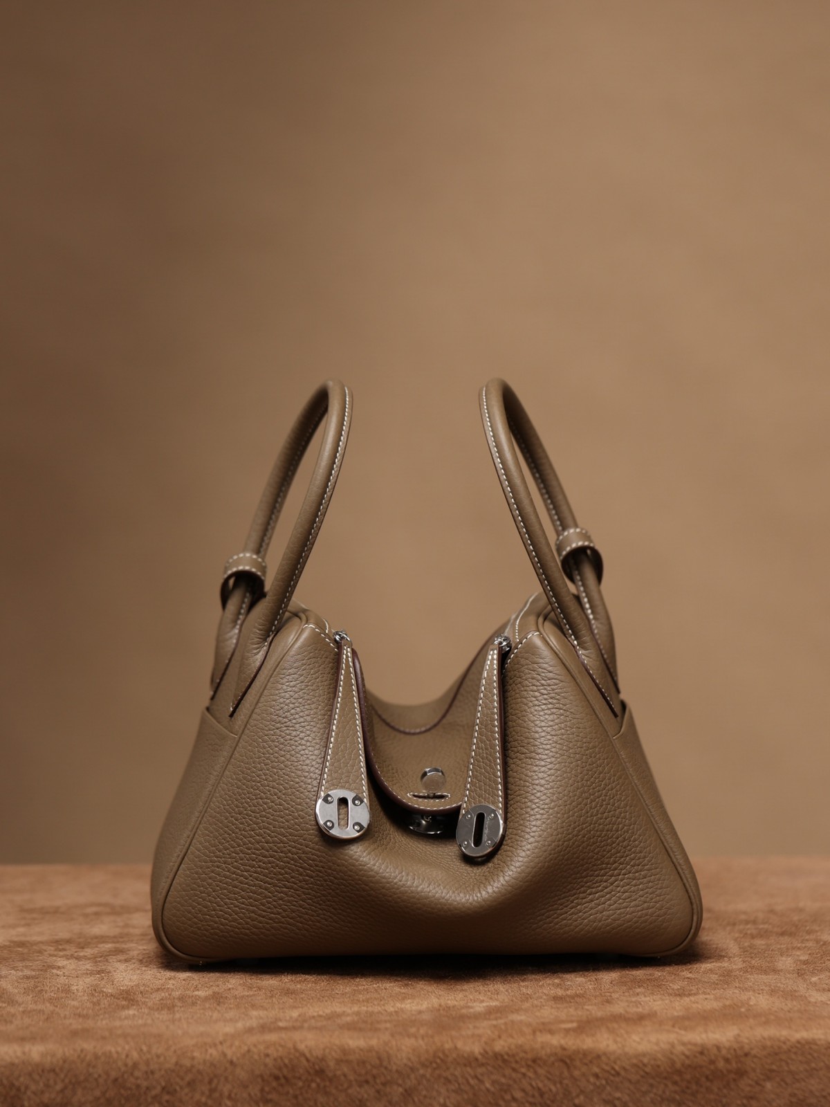 Shebag fully handmade Hermes Lindy 26 grey gold in togo(2025 Jan updated)-Best Quality Fake designer Bag Review, Replica designer bag ru