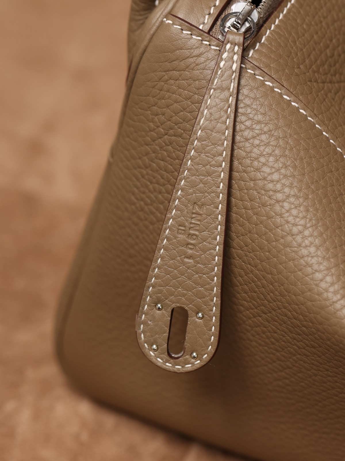 Shebag fully handmade Hermes Lindy 26 grey gold in togo(2025 Jan updated)-Best Quality Fake designer Bag Review, Replica designer bag ru