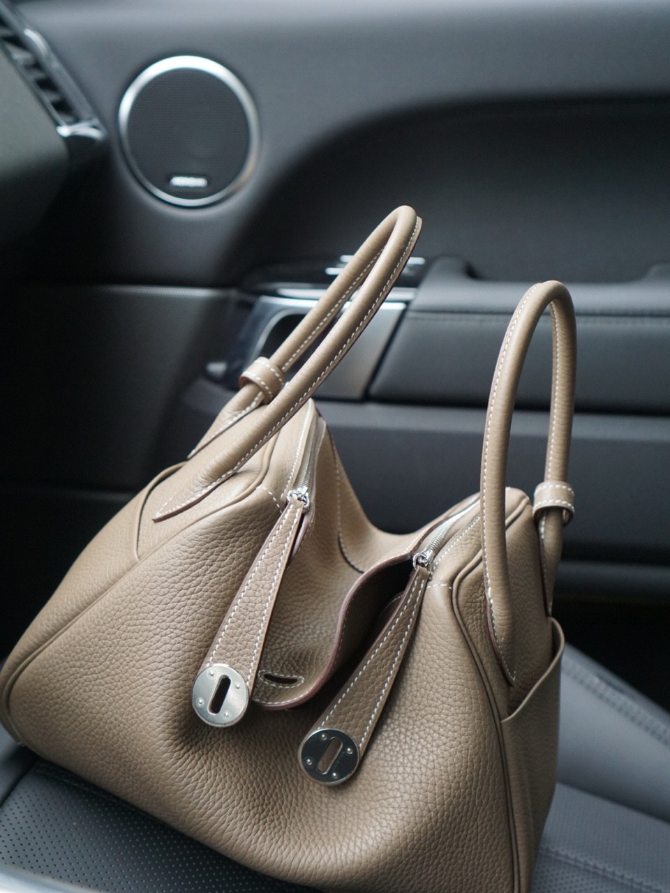 Shebag fully handmade Hermes Lindy 26 grey gold in togo(2025 Jan updated)-Best Quality Fake designer Bag Review, Replica designer bag ru