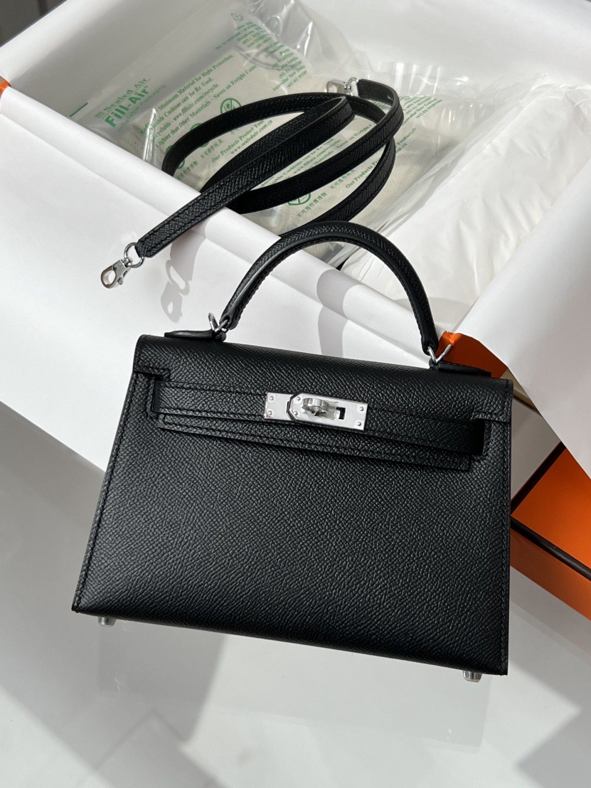 Shebag fully handmade Hermes mini kelly 2 black gold review (2025 Jan updated)-Best Quality Fake designer Bag Review, Replica designer bag ru Shebag fully handmade Hermes mini kelly 2 black gold review (2025 Jan updated)-Best Quality Fake designer Bag Review, Replica designer bag ru