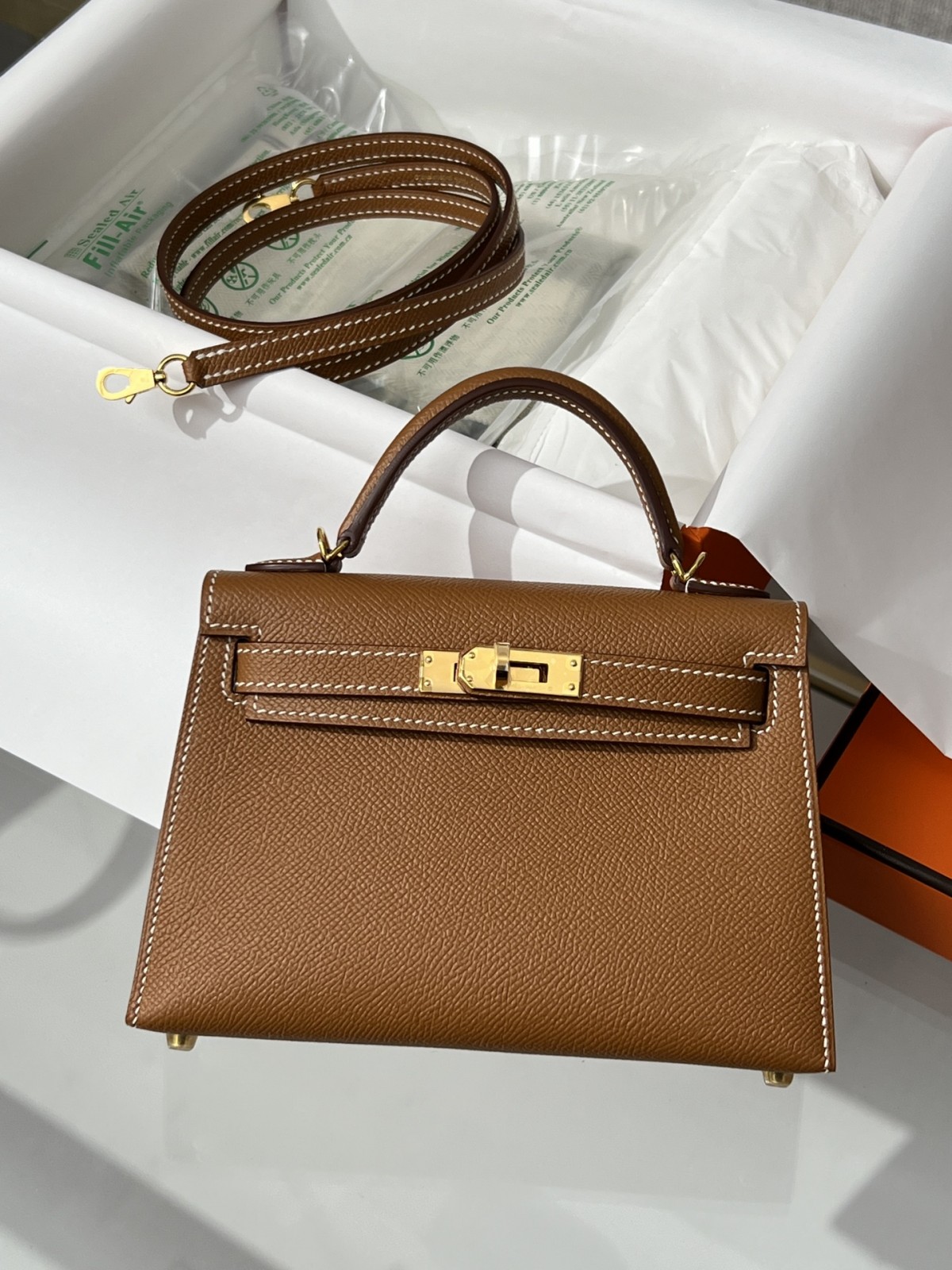 Shebag fully handmade Mini kelly 2 in brown gold Epsom leather review (2025 Feb updated)-Best Quality Fake designer Bag Review, Replica designer bag ru Shebag fully handmade Mini kelly 2 in brown gold Epsom leather review (2025 Feb updated)-Best Quality Fake designer Bag Review, Replica designer bag ru