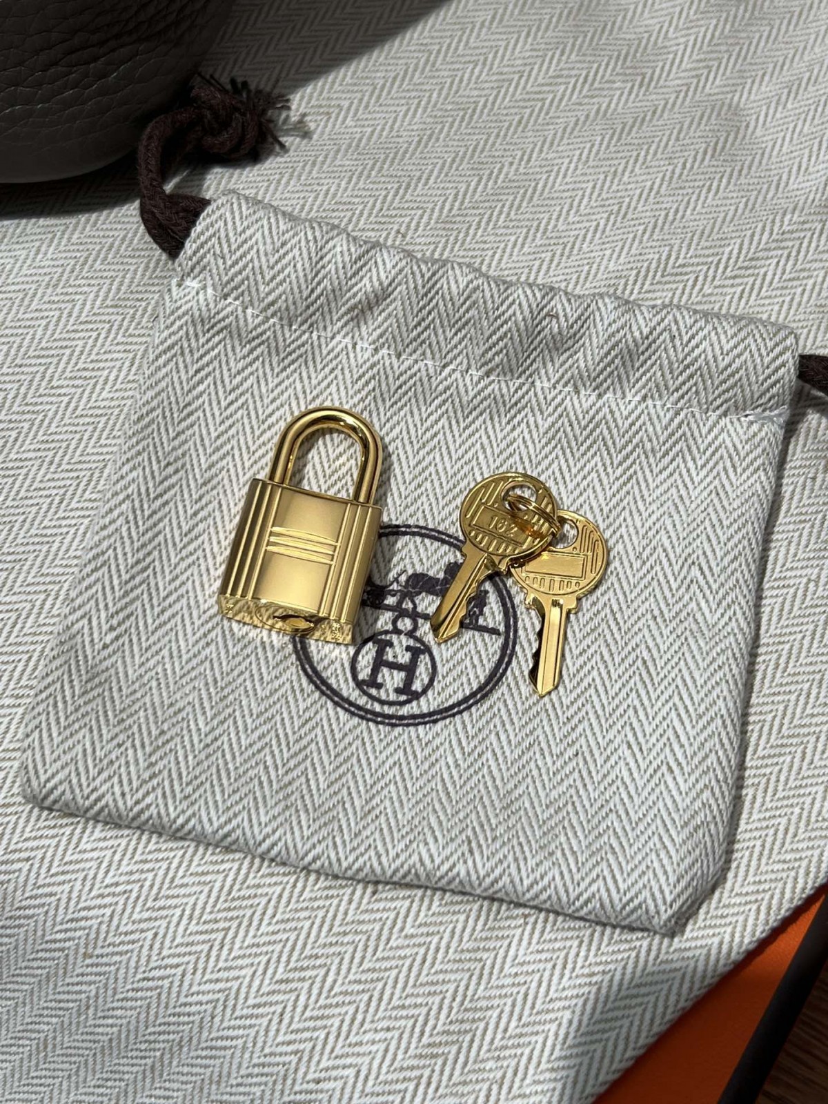 Shebag fully handmade Hermes Picotin 18 in grey togo review (2025 Feb updated)-Best Quality Fake designer Bag Review, Replica designer bag ru Shebag fully handmade Hermes Picotin 18 in grey togo review (2025 Feb updated)-Best Quality Fake designer Bag Review, Replica designer bag ru