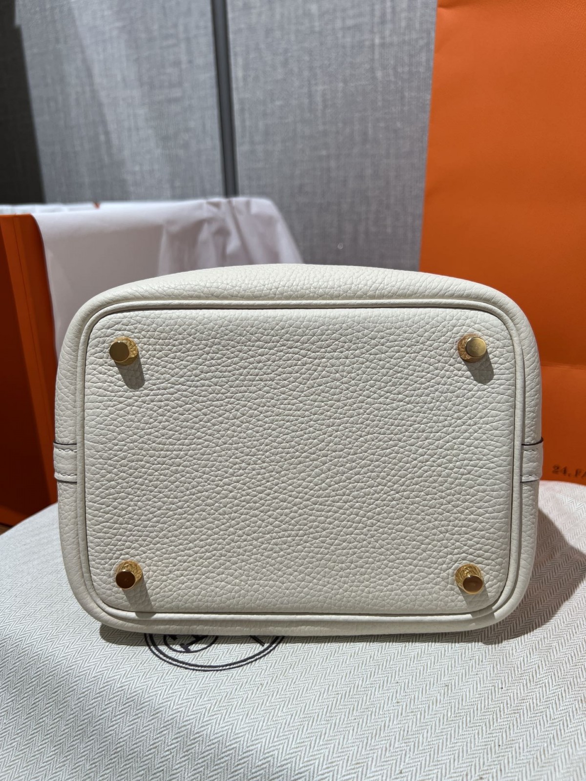 Shebag handmade Hermes white Picotin 18 bag in white togo (2025 Feb updated)-Best Quality Fake designer Bag Review, Replica designer bag ru Shebag handmade Hermes white Picotin 18 bag in white togo (2025 Feb updated)-Best Quality Fake designer Bag Review, Replica designer bag ru