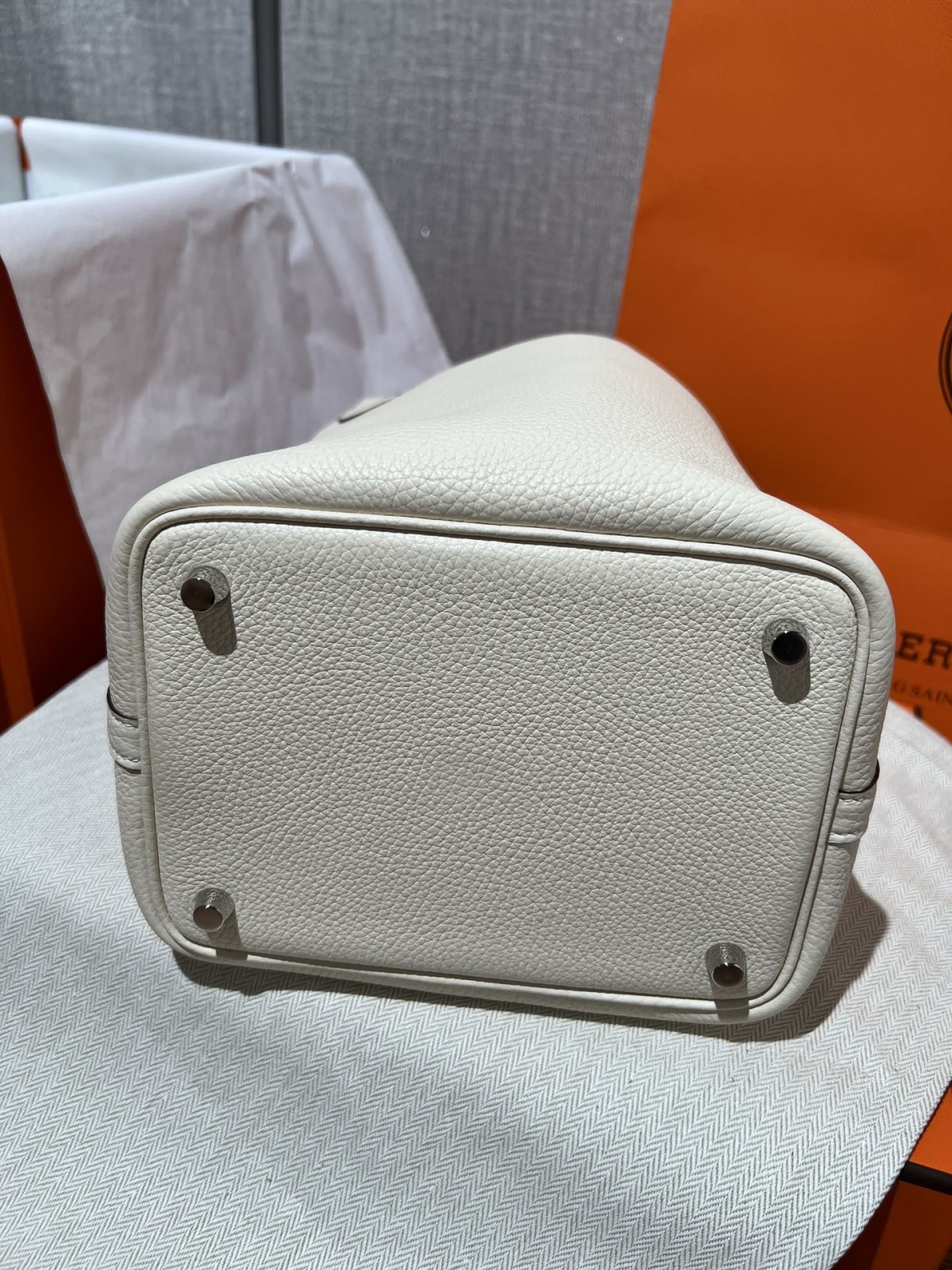 Shebag handmade Hermes white Picotin 18 bag in white togo (2025 Feb updated)-Best Quality Fake designer Bag Review, Replica designer bag ru Shebag handmade Hermes white Picotin 18 bag in white togo (2025 Feb updated)-Best Quality Fake designer Bag Review, Replica designer bag ru
