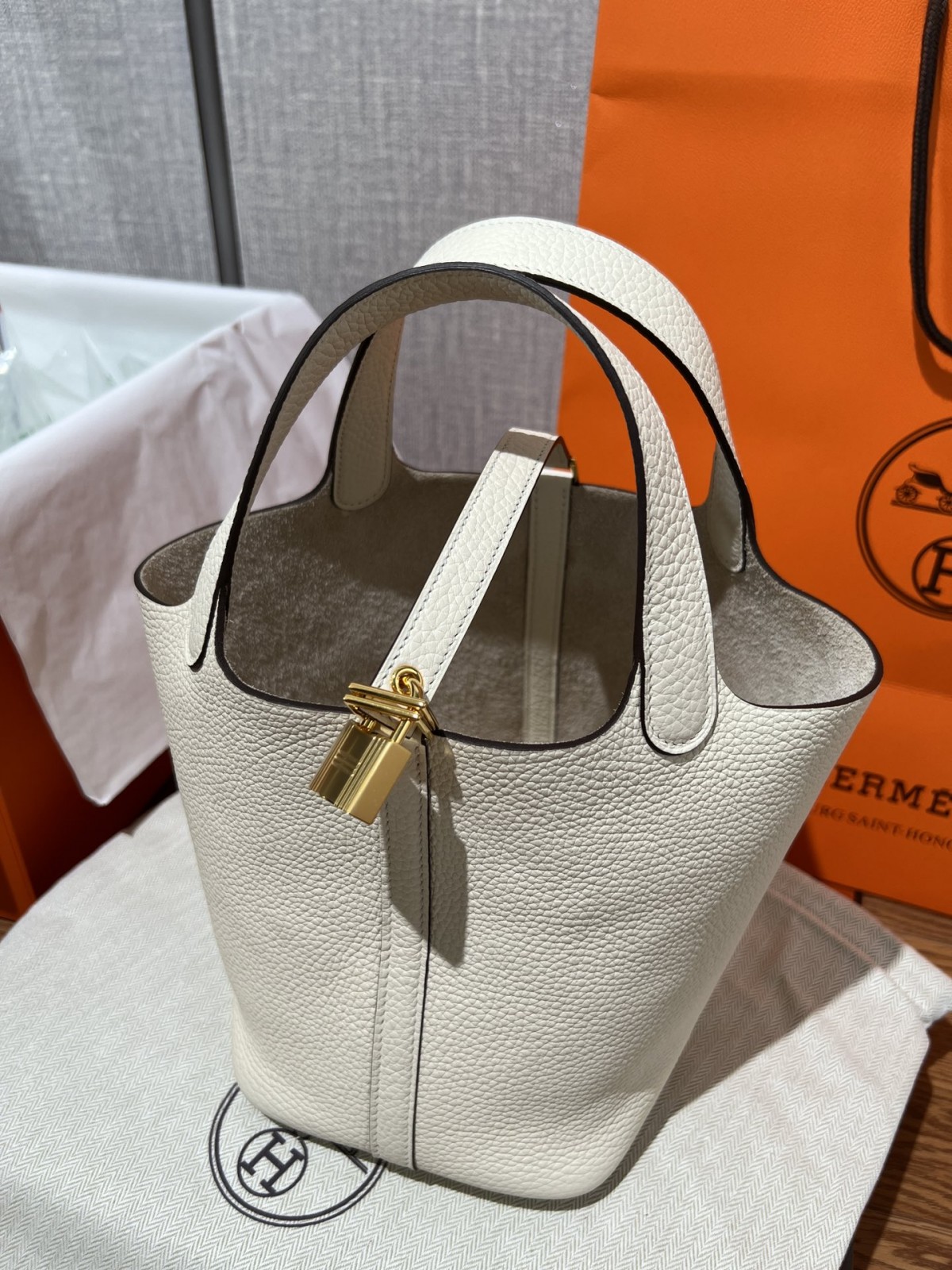 Shebag handmade Hermes white Picotin 18 bag in white togo (2025 Feb updated)-Best Quality Fake designer Bag Review, Replica designer bag ru Shebag handmade Hermes white Picotin 18 bag in white togo (2025 Feb updated)-Best Quality Fake designer Bag Review, Replica designer bag ru