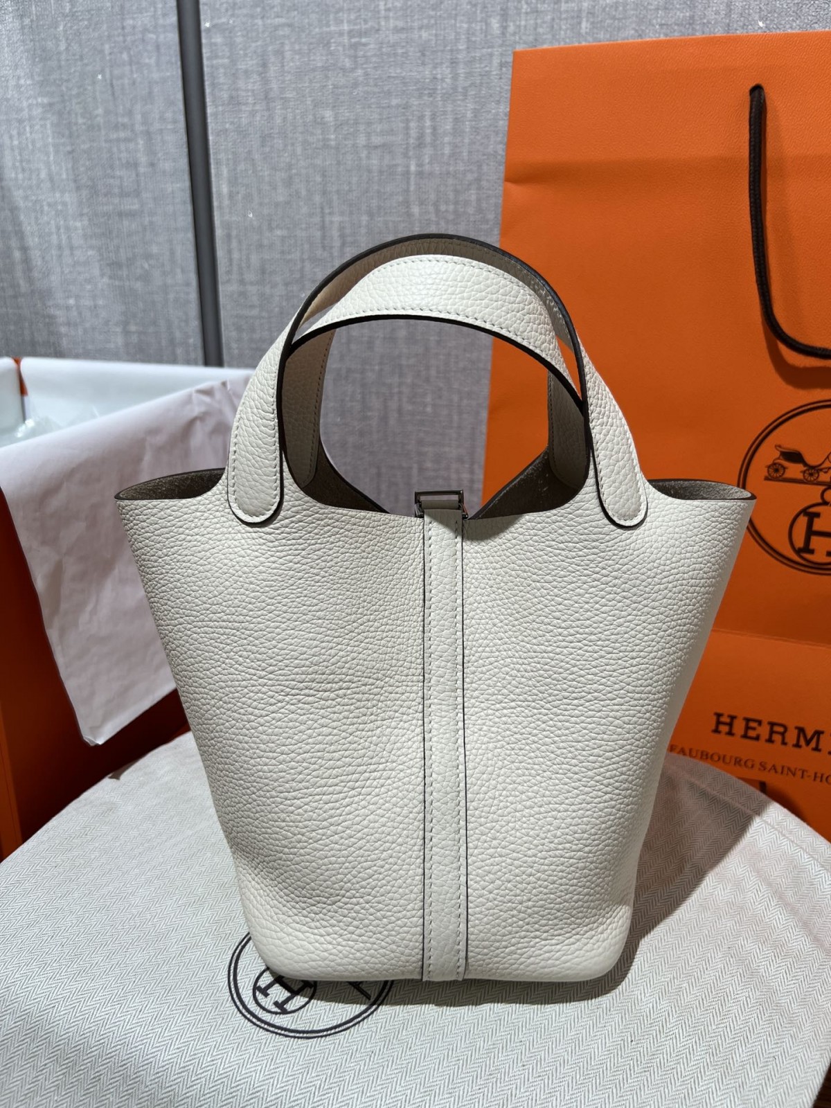 Shebag handmade Hermes white Picotin 18 bag in white togo (2025 Feb updated)-Best Quality Fake designer Bag Review, Replica designer bag ru Shebag handmade Hermes white Picotin 18 bag in white togo (2025 Feb updated)-Best Quality Fake designer Bag Review, Replica designer bag ru