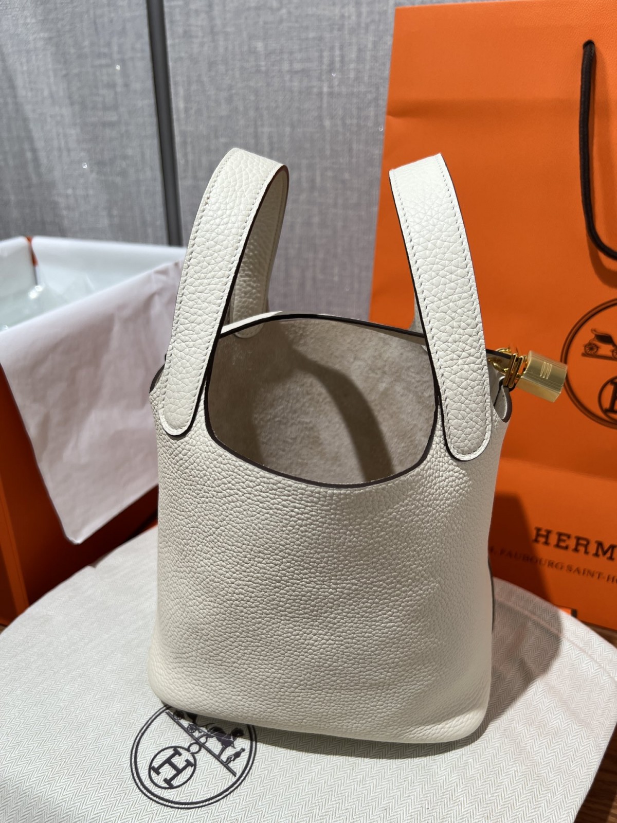 Shebag handmade Hermes white Picotin 18 bag in white togo (2025 Feb updated)-Best Quality Fake designer Bag Review, Replica designer bag ru Shebag handmade Hermes white Picotin 18 bag in white togo (2025 Feb updated)-Best Quality Fake designer Bag Review, Replica designer bag ru