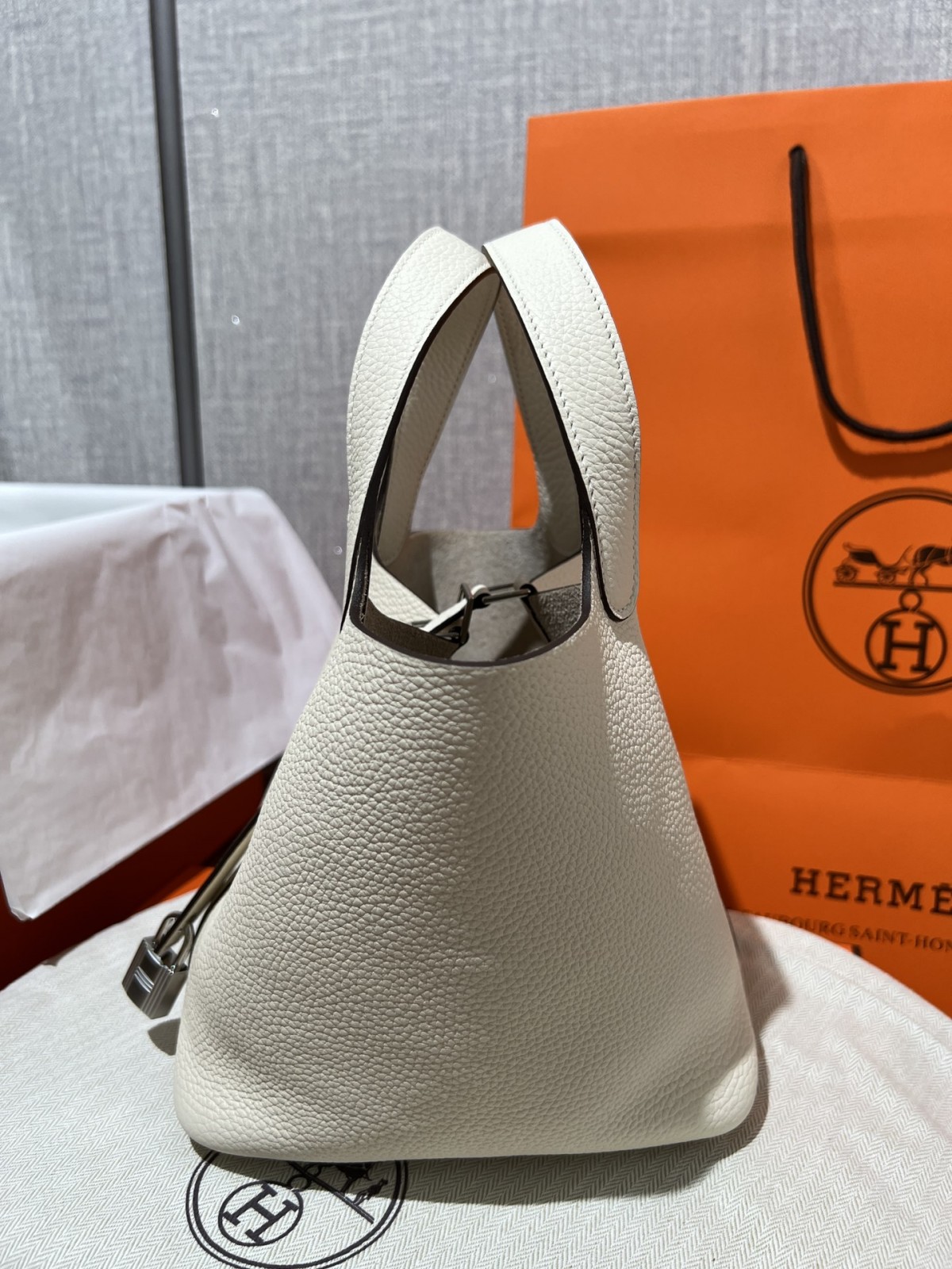Shebag handmade Hermes white Picotin 18 bag in white togo (2025 Feb updated)-Best Quality Fake designer Bag Review, Replica designer bag ru Shebag handmade Hermes white Picotin 18 bag in white togo (2025 Feb updated)-Best Quality Fake designer Bag Review, Replica designer bag ru
