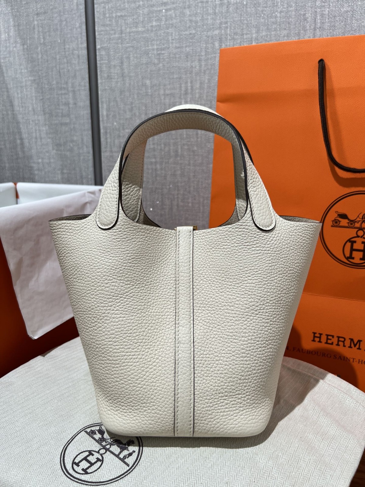 Shebag handmade Hermes white Picotin 18 bag in white togo (2025 Feb updated)-Best Quality Fake designer Bag Review, Replica designer bag ru Shebag handmade Hermes white Picotin 18 bag in white togo (2025 Feb updated)-Best Quality Fake designer Bag Review, Replica designer bag ru