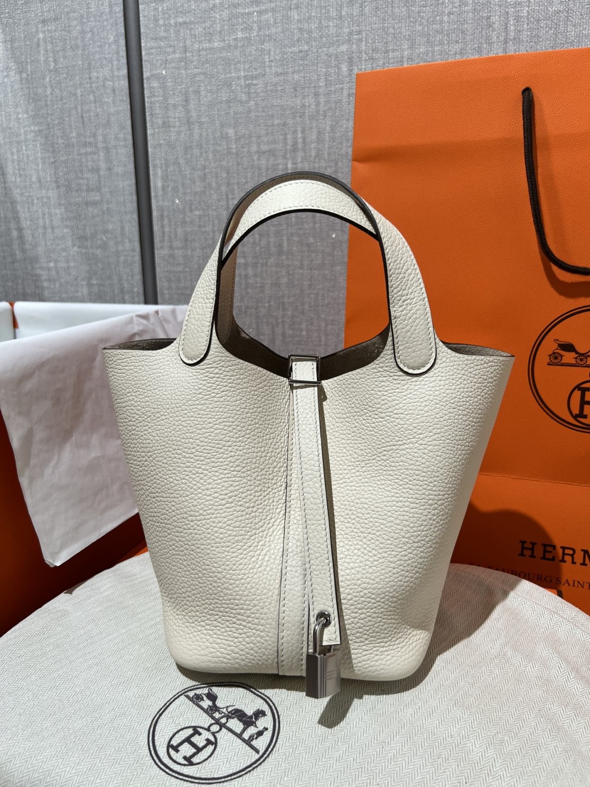 Shebag handmade Hermes white Picotin 18 bag in white togo (2025 Feb updated)-Best Quality Fake designer Bag Review, Replica designer bag ru Shebag handmade Hermes white Picotin 18 bag in white togo (2025 Feb updated)-Best Quality Fake designer Bag Review, Replica designer bag ru