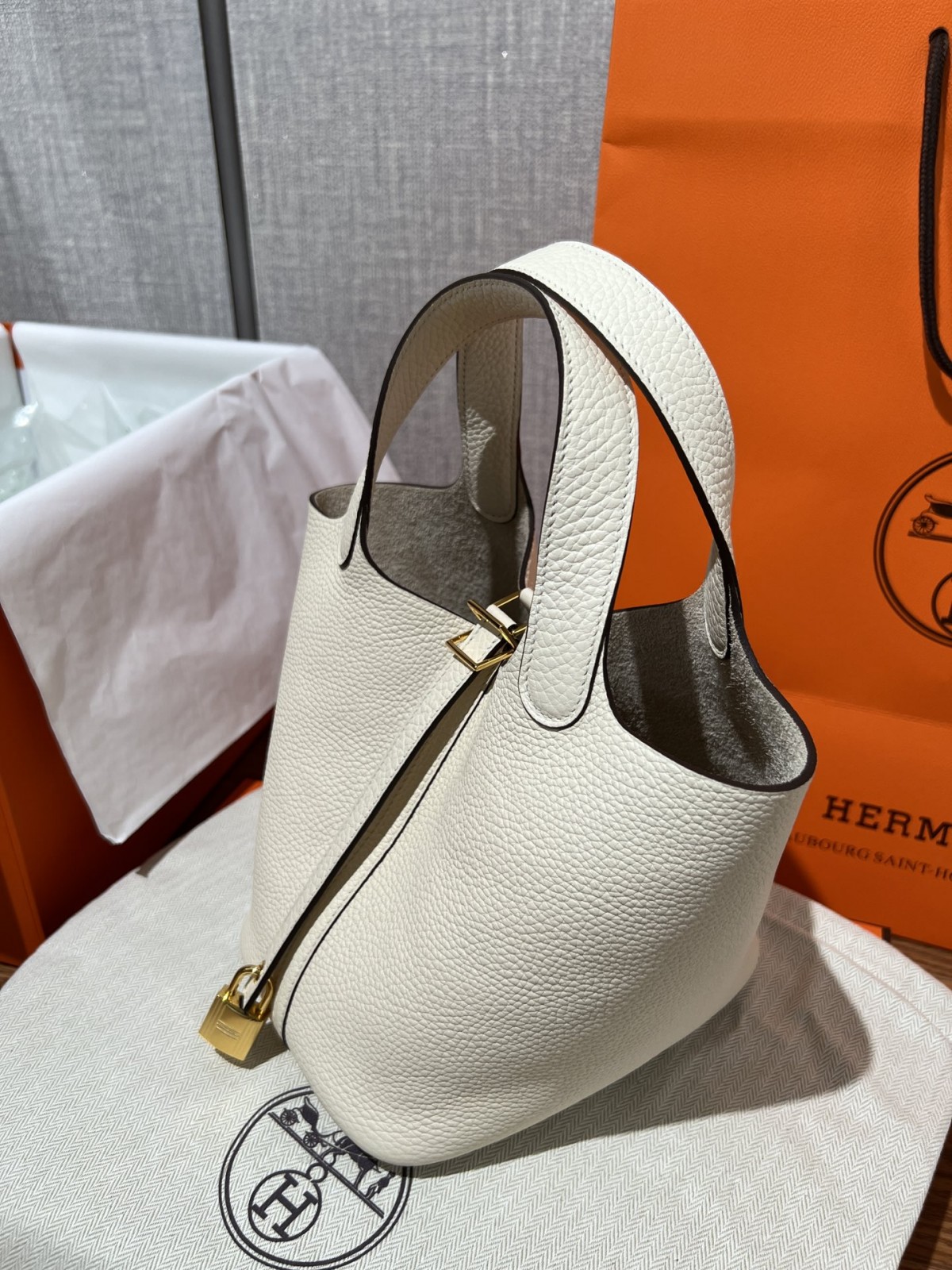 Shebag handmade Hermes white Picotin 18 bag in white togo (2025 Feb updated)-Best Quality Fake designer Bag Review, Replica designer bag ru Shebag handmade Hermes white Picotin 18 bag in white togo (2025 Feb updated)-Best Quality Fake designer Bag Review, Replica designer bag ru