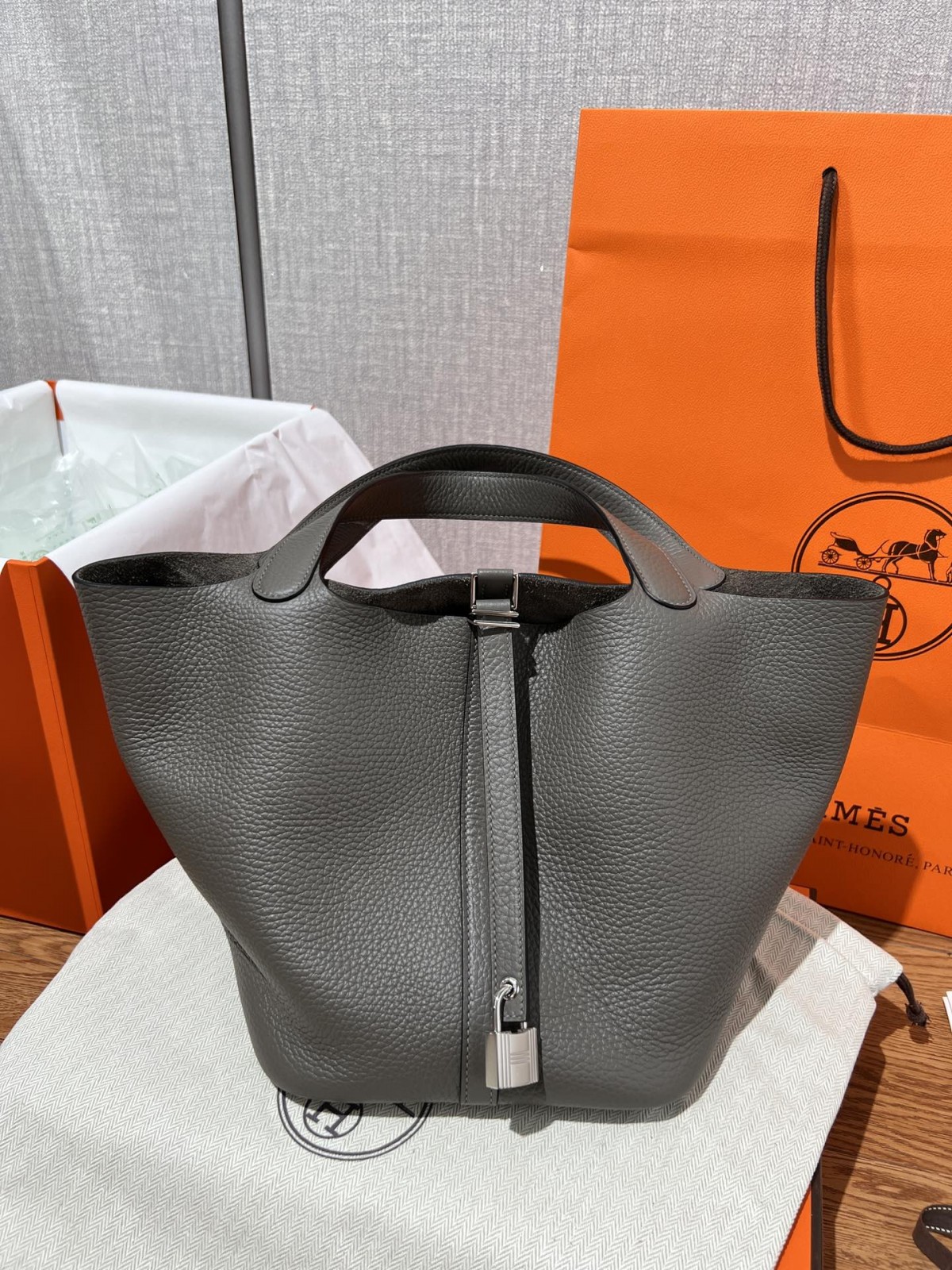 Shebag fully handmade Hermes Picotin 22 bag in togo leather in grey (2025 Feb updated)-Best Quality Fake designer Bag Review, Replica designer bag ru Shebag fully handmade Hermes Picotin 22 bag in togo leather in grey (2025 Feb updated)-Best Quality Fake designer Bag Review, Replica designer bag ru