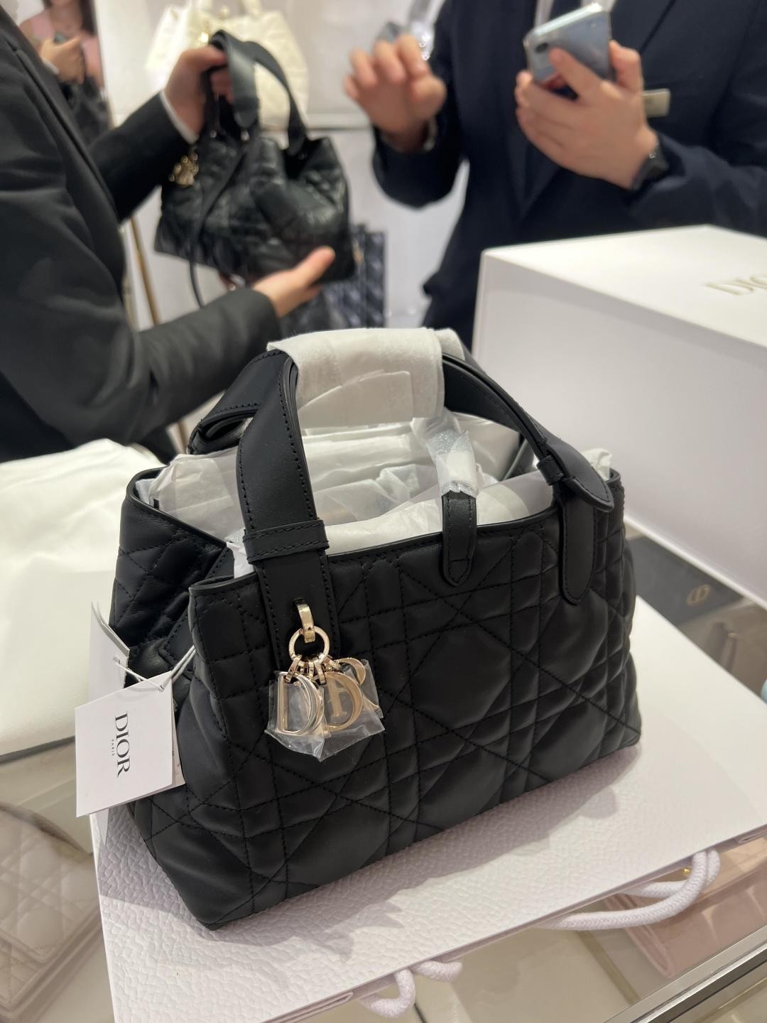 Shebag Super replica 2025 new Dior Toujours in black medium size (2025 Mar updated)-Best Quality Fake designer Bag Review, Replica designer bag ru Shebag Super replica 2025 new Dior Toujours in black medium size (2025 Mar updated)-Best Quality Fake designer Bag Review, Replica designer bag ru