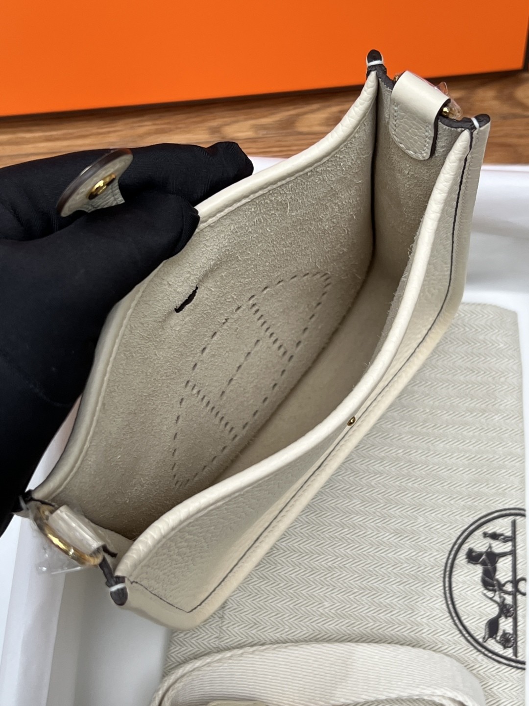 Shebag fully handmade replica Hermes Evelyne 19 bag in white togo leather (2025 Mar updated)-Best Quality Fake designer Bag Review, Replica designer bag ru Shebag fully handmade replica Hermes Evelyne 19 bag in white togo leather (2025 Mar updated)-Best Quality Fake designer Bag Review, Replica designer bag ru
