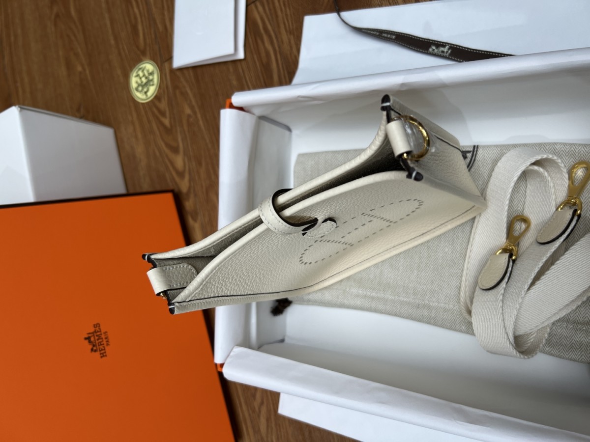 Shebag fully handmade replica Hermes Evelyne 19 bag in white togo leather (2025 Mar updated)-Best Quality Fake designer Bag Review, Replica designer bag ru Shebag fully handmade replica Hermes Evelyne 19 bag in white togo leather (2025 Mar updated)-Best Quality Fake designer Bag Review, Replica designer bag ru