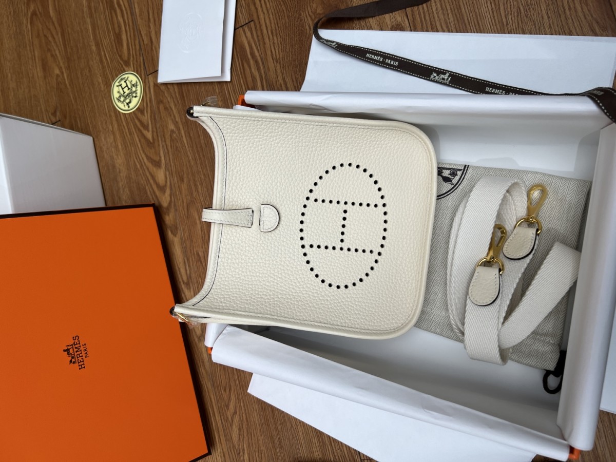 Shebag fully handmade replica Hermes Evelyne 19 bag in white togo leather (2025 Mar updated)-Best Quality Fake designer Bag Review, Replica designer bag ru Shebag fully handmade replica Hermes Evelyne 19 bag in white togo leather (2025 Mar updated)-Best Quality Fake designer Bag Review, Replica designer bag ru