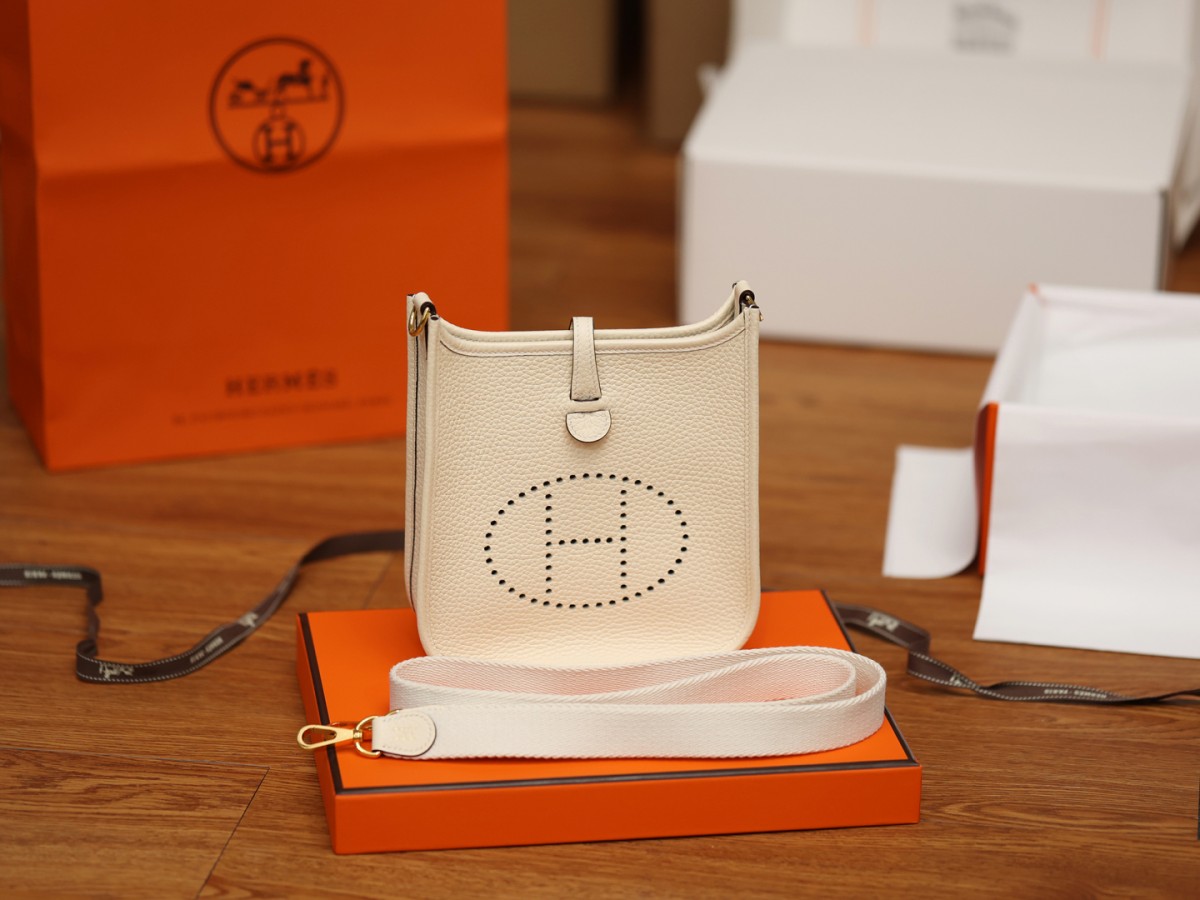 Shebag fully handmade replica Hermes Evelyne 19 bag in white togo leather (2025 Mar updated)-Best Quality Fake designer Bag Review, Replica designer bag ru Shebag fully handmade replica Hermes Evelyne 19 bag in white togo leather (2025 Mar updated)-Best Quality Fake designer Bag Review, Replica designer bag ru