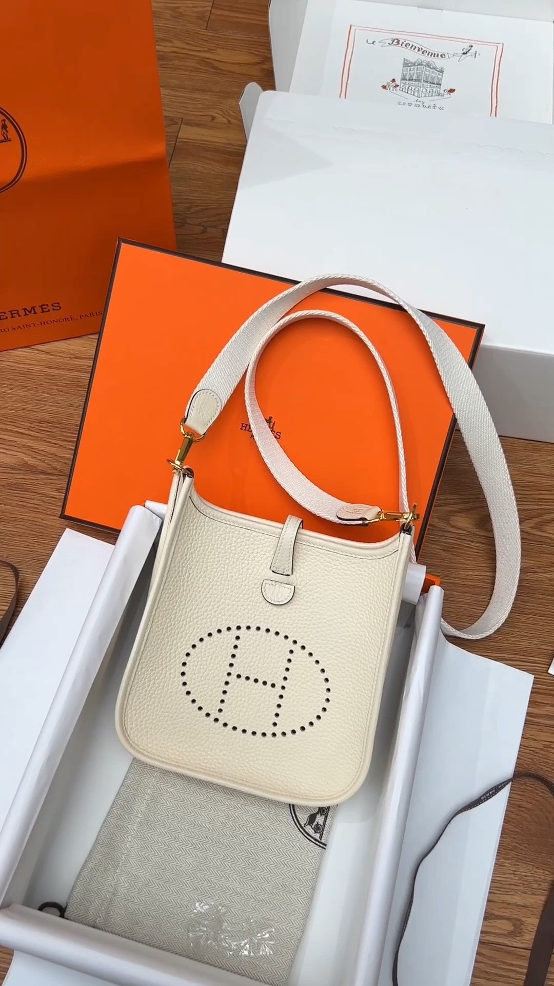 Shebag fully handmade replica Hermes Evelyne 19 bag in white togo leather (2025 Mar updated)-Best Quality Fake designer Bag Review, Replica designer bag ru Shebag fully handmade replica Hermes Evelyne 19 bag in white togo leather (2025 Mar updated)-Best Quality Fake designer Bag Review, Replica designer bag ru