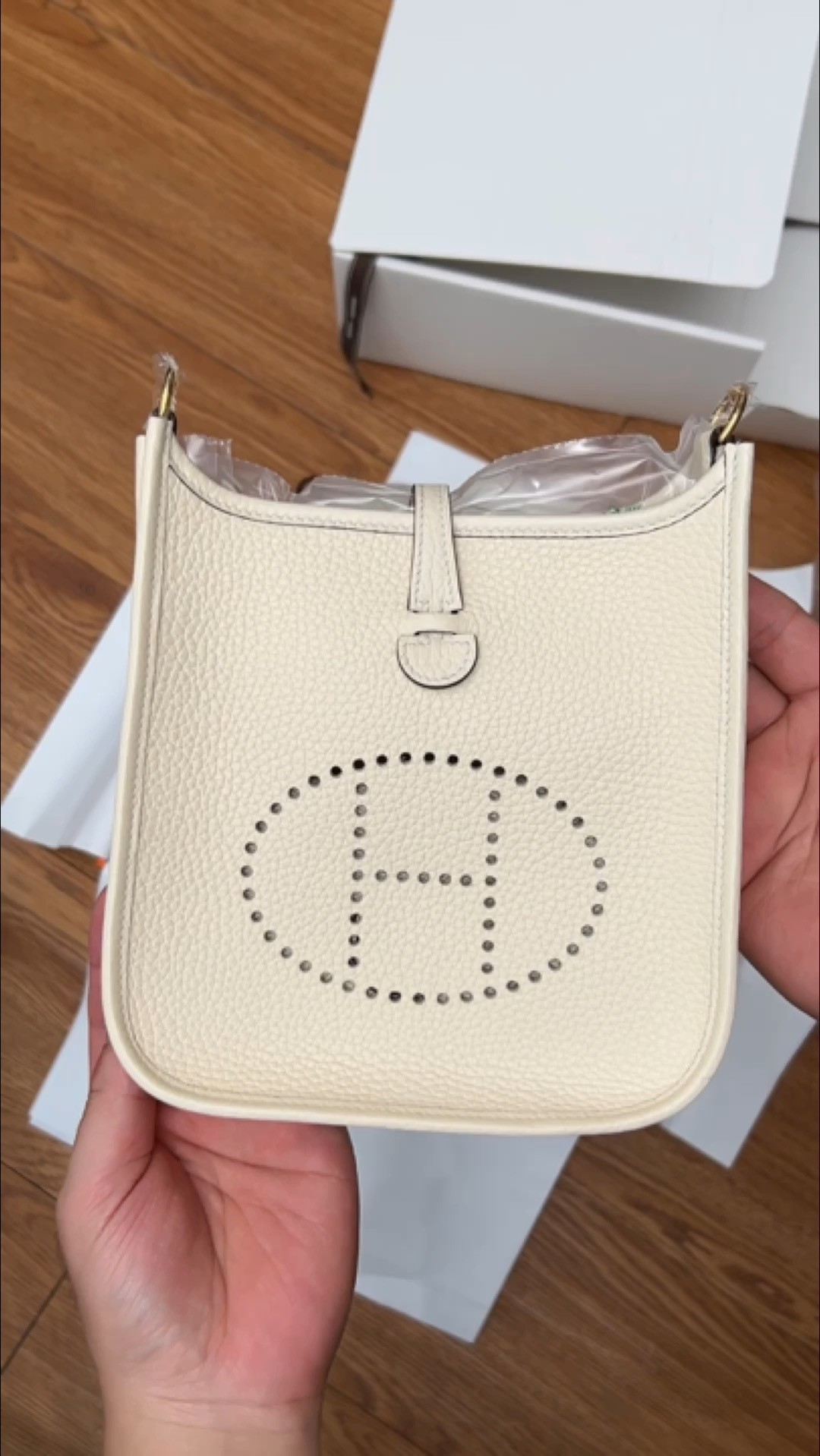 Shebag fully handmade replica Hermes Evelyne 19 bag in white togo leather (2025 Mar updated)-Best Quality Fake designer Bag Review, Replica designer bag ru Shebag fully handmade replica Hermes Evelyne 19 bag in white togo leather (2025 Mar updated)-Best Quality Fake designer Bag Review, Replica designer bag ru