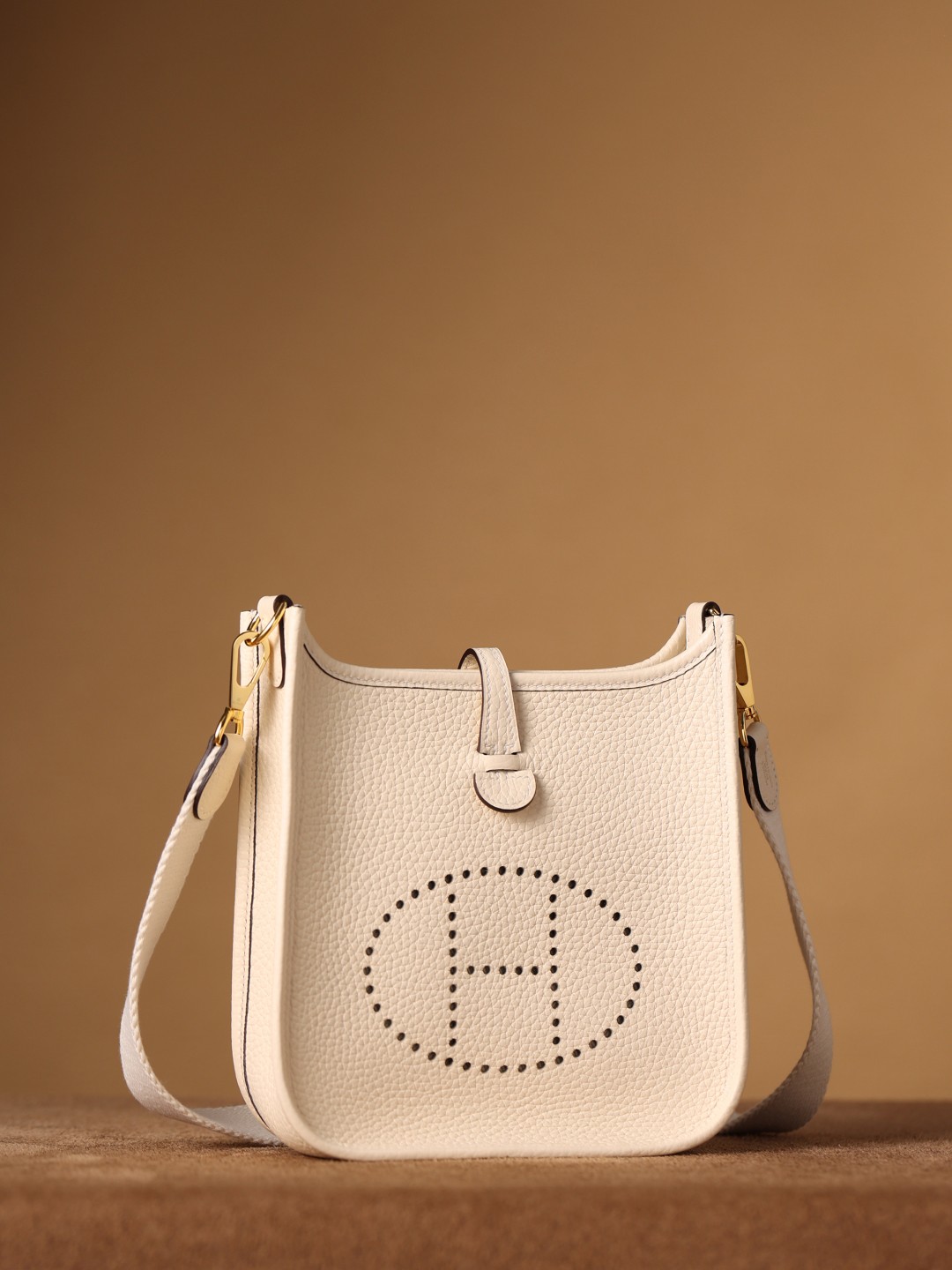 Shebag fully handmade replica Hermes Evelyne 19 bag in white togo leather (2025 Mar updated)-Best Quality Fake designer Bag Review, Replica designer bag ru Shebag fully handmade replica Hermes Evelyne 19 bag in white togo leather (2025 Mar updated)-Best Quality Fake designer Bag Review, Replica designer bag ru