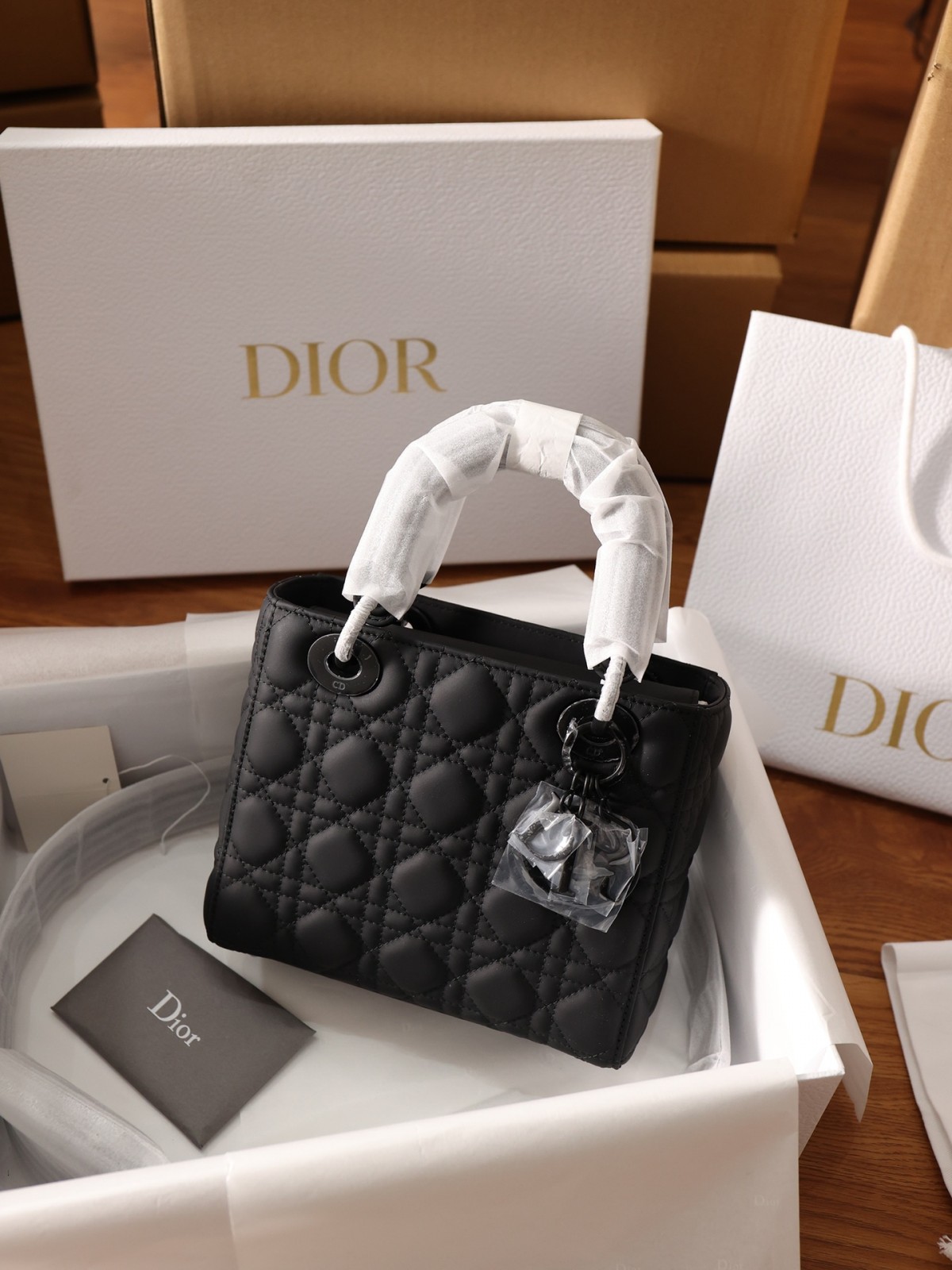 Shebag Top replica Lady Dior mini in Sand Black bag full review(2025 Mar updated)-Best Quality Fake designer Bag Review, Replica designer bag ru