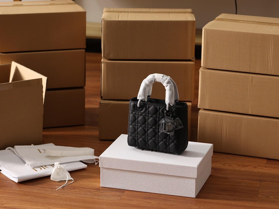 Shebag Top replica Lady Dior mini in Sand Black bag full review(2025 Mar updated)-Best Quality Fake designer Bag Review, Replica designer bag ru