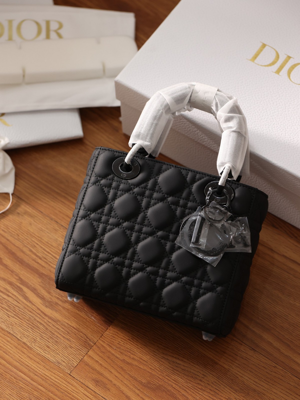 Shebag Top replica Lady Dior mini in Sand Black bag full review(2025 Mar updated)-Best Quality Fake designer Bag Review, Replica designer bag ru