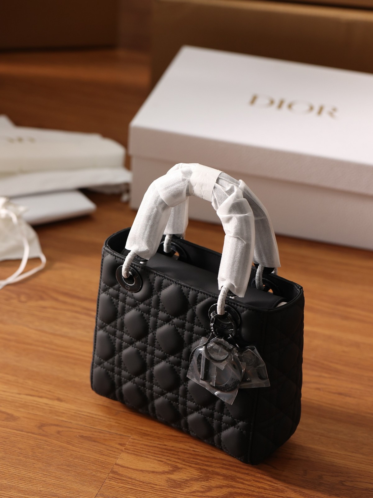 Shebag Top replica Lady Dior mini in Sand Black bag full review(2025 Mar updated)-Best Quality Fake designer Bag Review, Replica designer bag ru