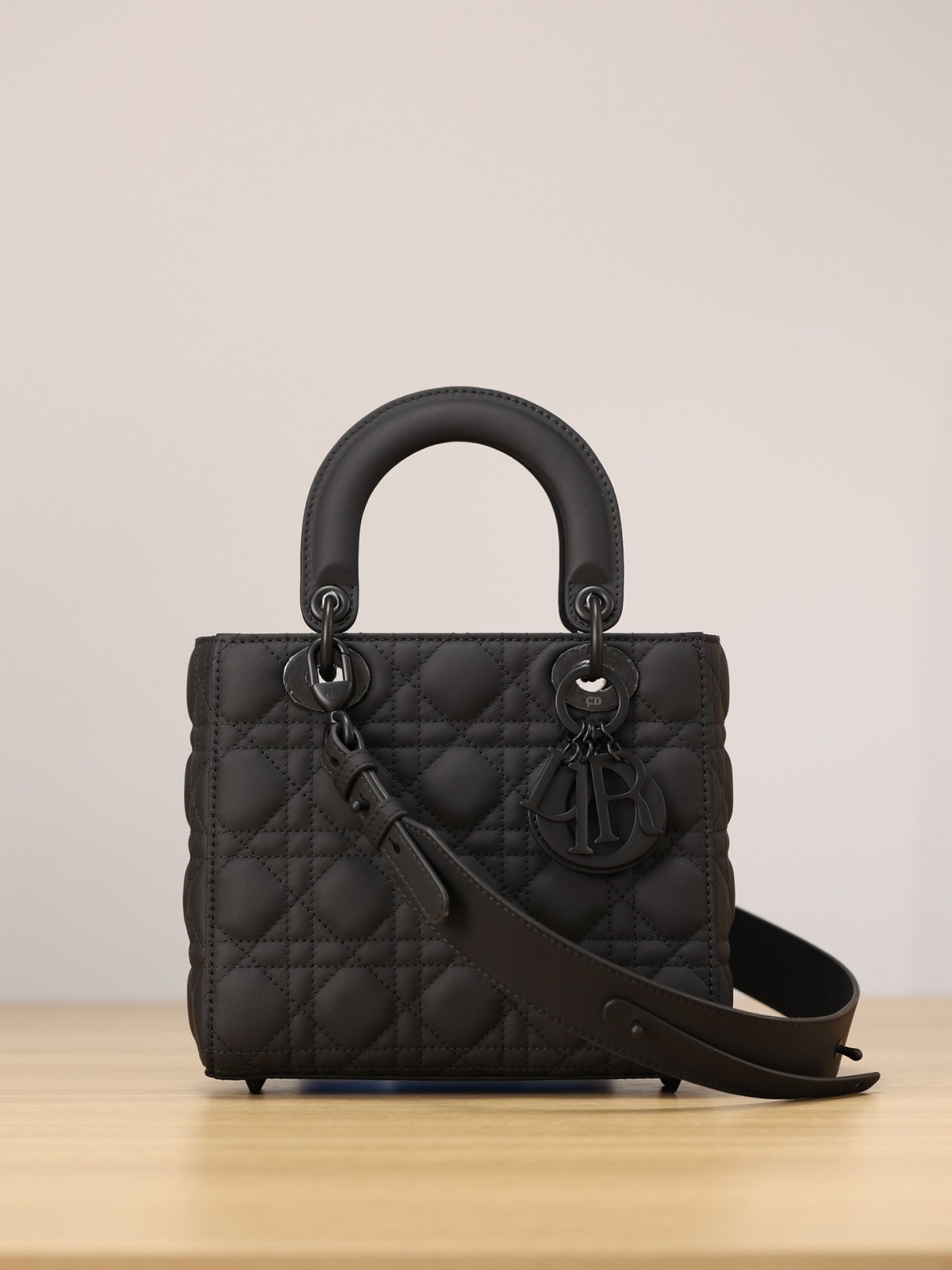 Shebag Top replica Lady Dior mini in Sand Black bag full review(2025 Mar updated)-Best Quality Fake designer Bag Review, Replica designer bag ru