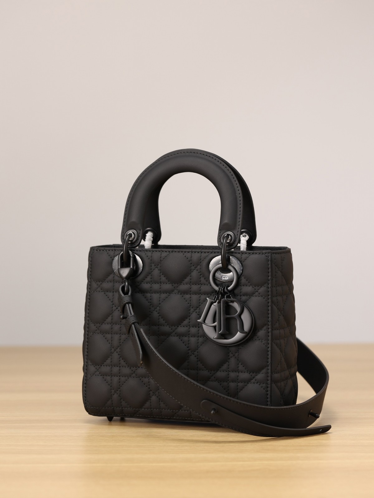 Shebag Top replica Lady Dior mini in Sand Black bag full review(2025 Mar updated)-Best Quality Fake designer Bag Review, Replica designer bag ru