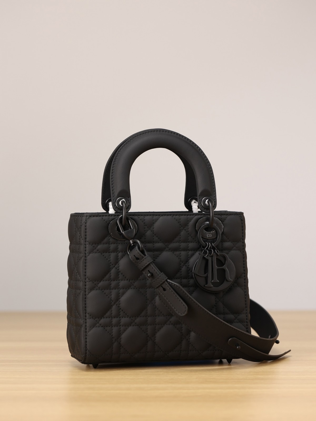 Shebag Top replica Lady Dior mini in Sand Black bag full review(2025 Mar updated)-Best Quality Fake designer Bag Review, Replica designer bag ru