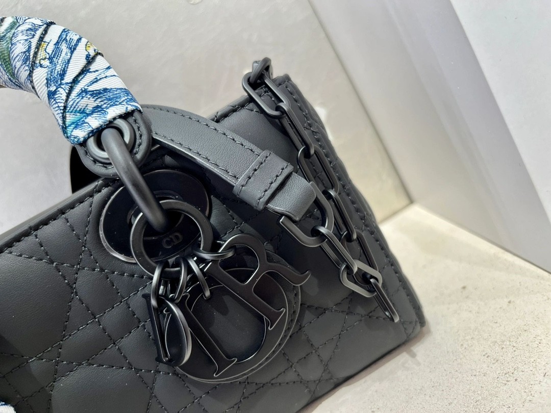 Shebag Top replica Lady Dior mini in Sand Black bag full review(2025 Mar updated)-Best Quality Fake designer Bag Review, Replica designer bag ru