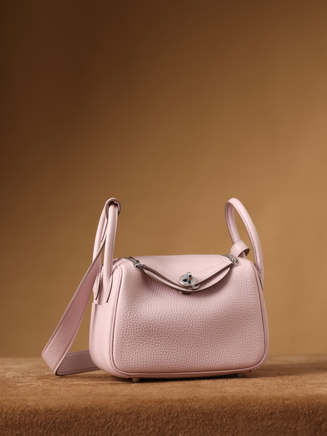 Shebag fully handmade pink Hermes Lindy 19 bag in togo leather (2025 Mar updated)-Best Quality Fake designer Bag Review, Replica designer bag ru Shebag fully handmade pink Hermes Lindy 19 bag in togo leather (2025 Mar updated)-Best Quality Fake designer Bag Review, Replica designer bag ru