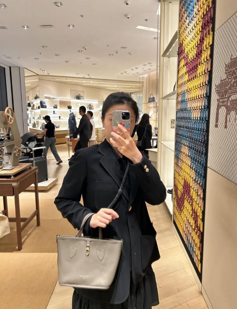 Shebag Best replica Louis Vuitton 2025 Neverfull double side bag review in grey (2025 Apr updated)-Best Quality Fake designer Bag Review, Replica designer bag ru Shebag Best replica Louis Vuitton 2025 Neverfull double side bag review in grey (2025 Apr updated)-Best Quality Fake designer Bag Review, Replica designer bag ru