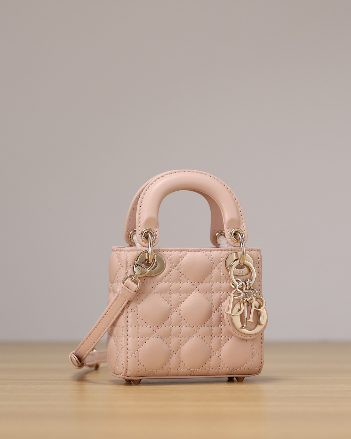 Shebag Super replica Lady Dior mini bag in pink bag review (2025 Apr updated)-Best Quality Fake designer Bag Review, Replica designer bag ru