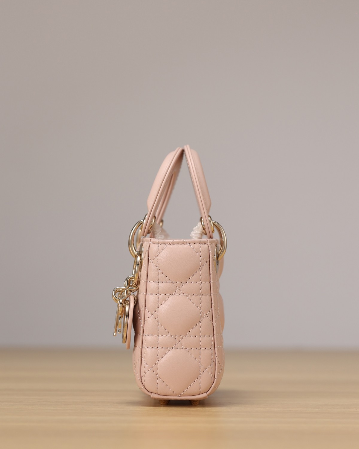 Shebag Super replica Lady Dior mini bag in pink bag review (2025 Apr updated)-Best Quality Fake designer Bag Review, Replica designer bag ru