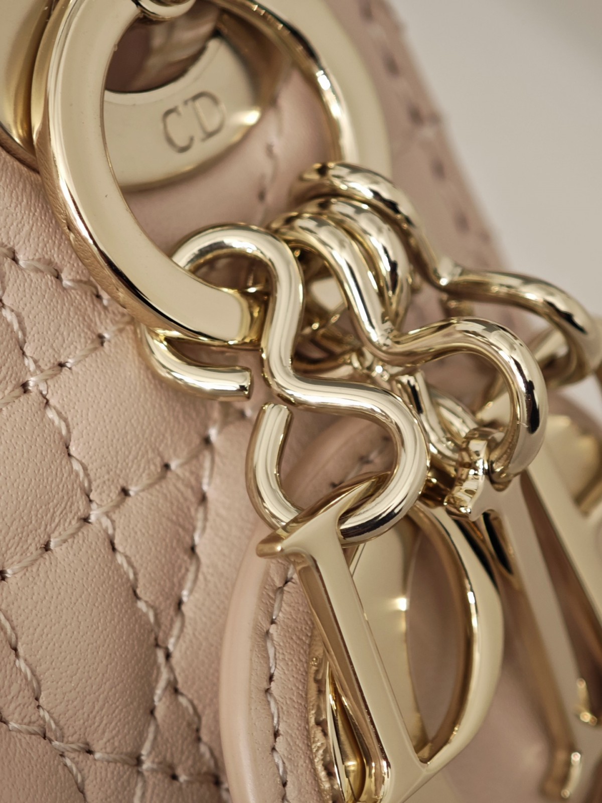 Shebag Super replica Lady Dior mini bag in pink bag review (2025 Apr updated)-Best Quality Fake designer Bag Review, Replica designer bag ru