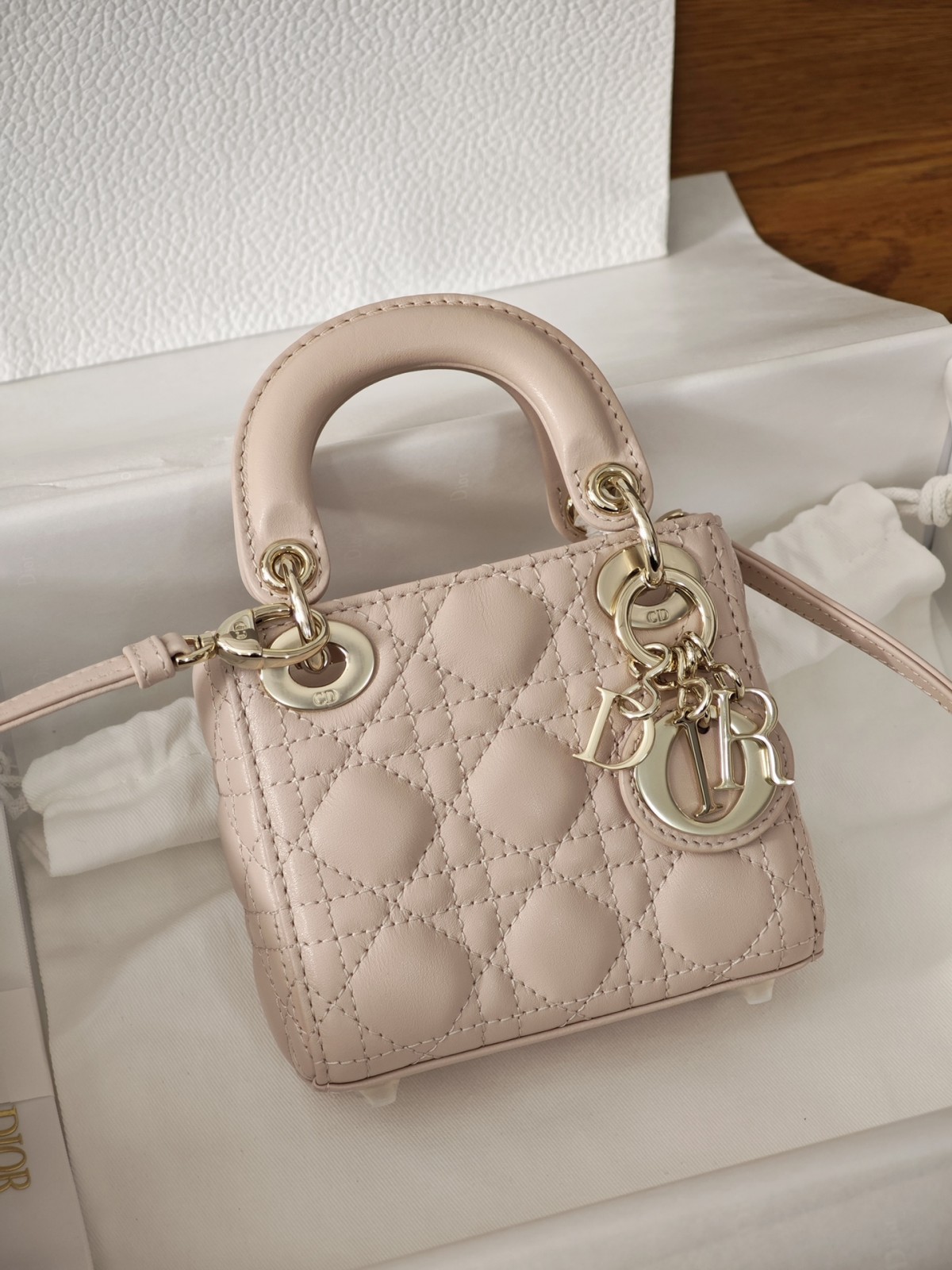 Shebag Super replica Lady Dior mini bag in pink bag review (2025 Apr updated)-Best Quality Fake designer Bag Review, Replica designer bag ru