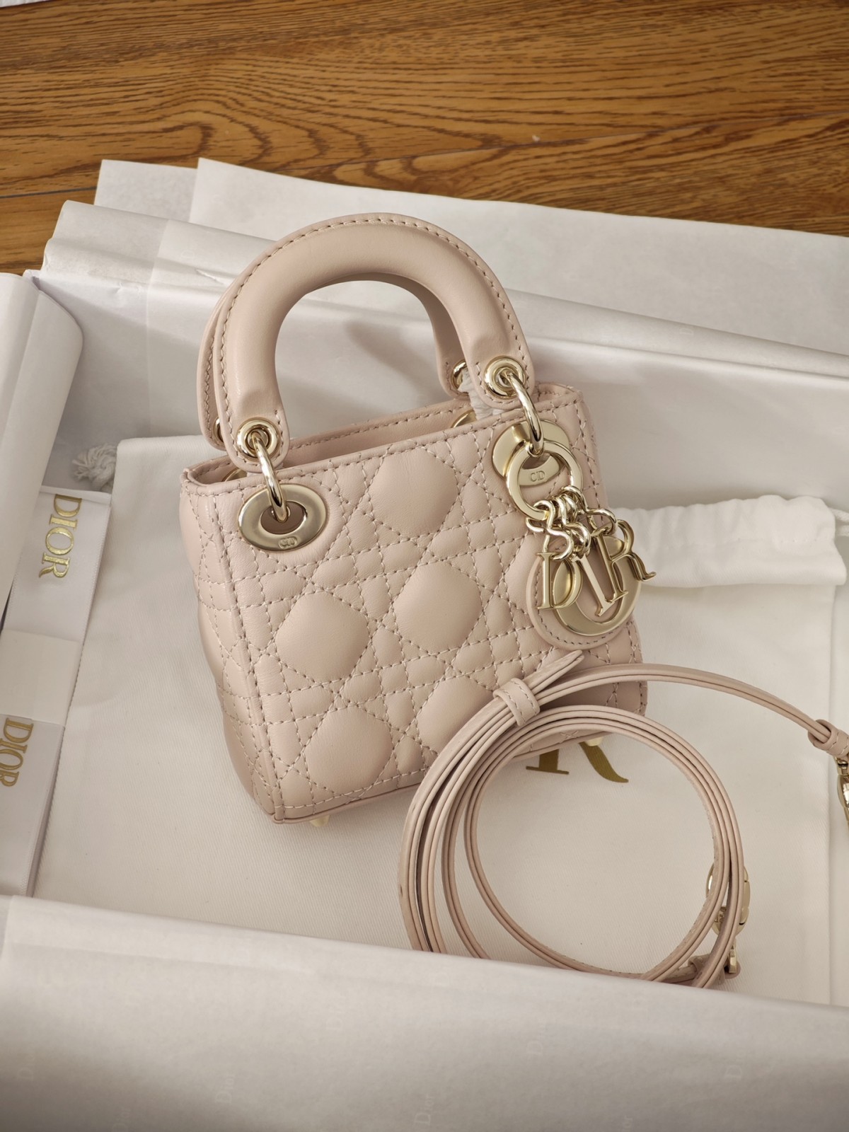 Shebag Super replica Lady Dior mini bag in pink bag review (2025 Apr updated)-Best Quality Fake designer Bag Review, Replica designer bag ru