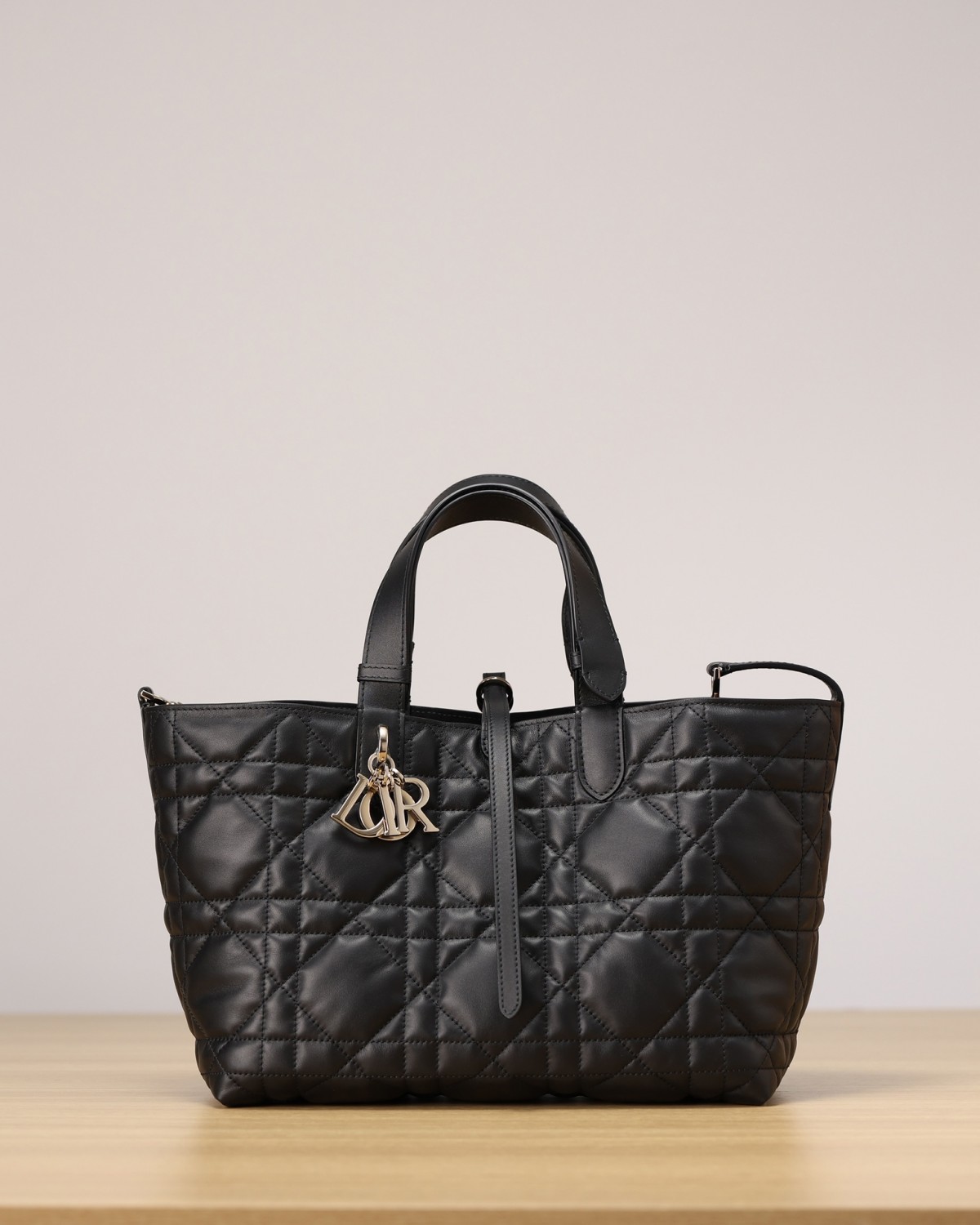 Shbag best replica Dior Toujours bag 2025 medium size new arrival (2025 Apr updated)-Best Quality Fake designer Bag Review, Replica designer bag ru Shbag best replica Dior Toujours bag 2025 medium size new arrival (2025 Apr updated)-Best Quality Fake designer Bag Review, Replica designer bag ru
