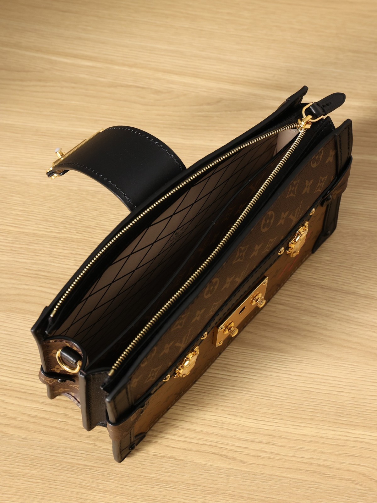 Shebag super replica Louis Vuitton M43596 TRUNK CLUTCH bag full review (2025 Apr updated)-Best Quality Fake designer Bag Review, Replica designer bag ru Shebag super replica Louis Vuitton M43596 TRUNK CLUTCH bag full review (2025 Apr updated)-Best Quality Fake designer Bag Review, Replica designer bag ru