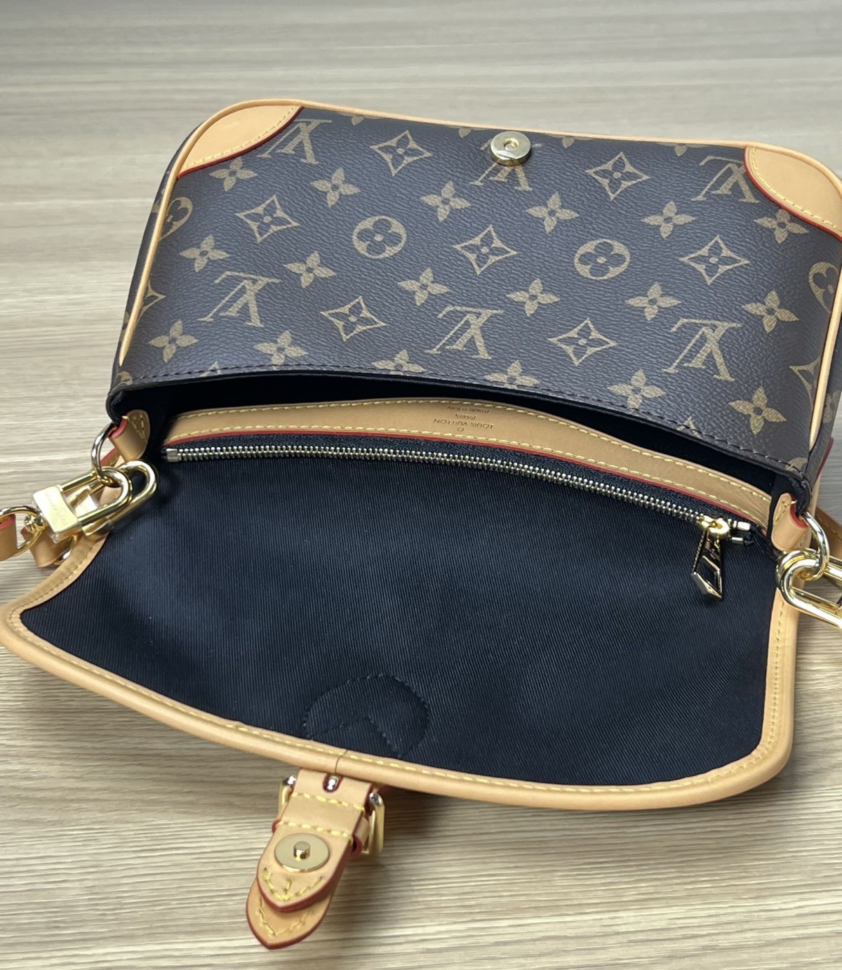 Super replica Louis Vuitton M45985 Diane bag review (2025 May updated)-Best Quality Fake designer Bag Review, Replica designer bag ru Super replica Louis Vuitton M45985 Diane bag review (2025 May updated)-Best Quality Fake designer Bag Review, Replica designer bag ru