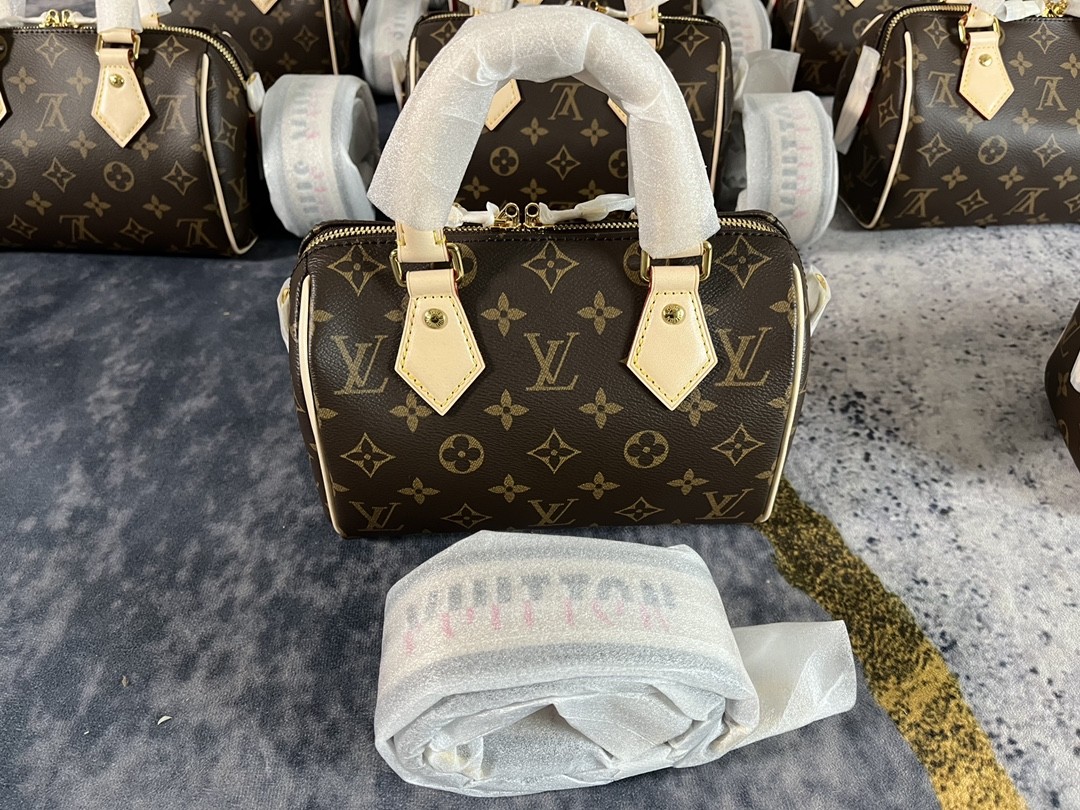 Shebag super replica Louis Vuitton M46234 SPEEDY BANDOULIÈRE 20-Best Quality Fake designer Bag Review, Replica designer bag ru