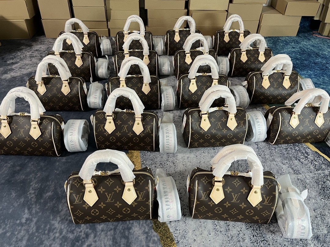 Shebag super replica Louis Vuitton M46234 SPEEDY BANDOULIÈRE 20-Best Quality Fake designer Bag Review, Replica designer bag ru