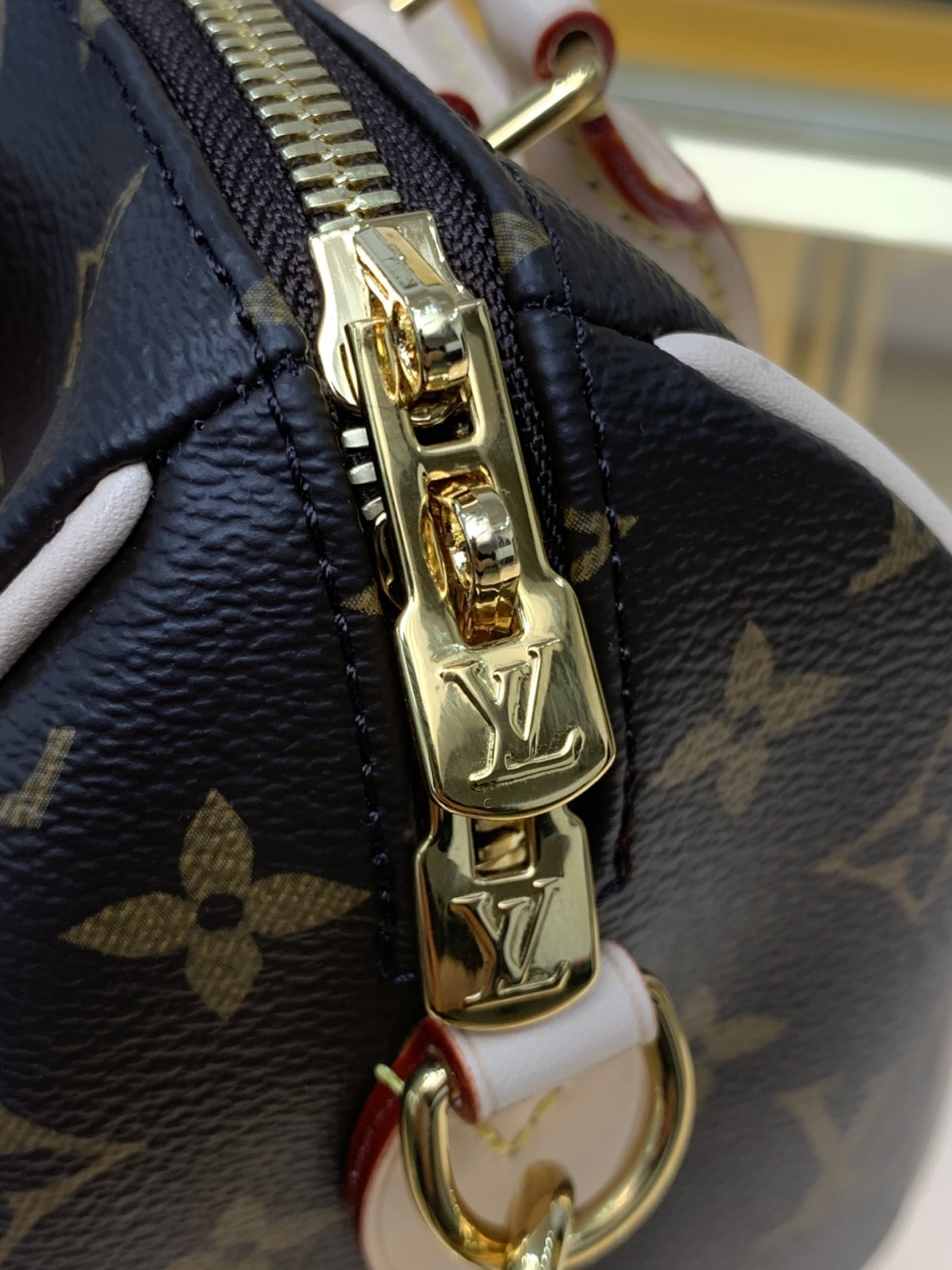 Shebag super replica Louis Vuitton M46234 SPEEDY BANDOULIÈRE 20-Best Quality Fake designer Bag Review, Replica designer bag ru