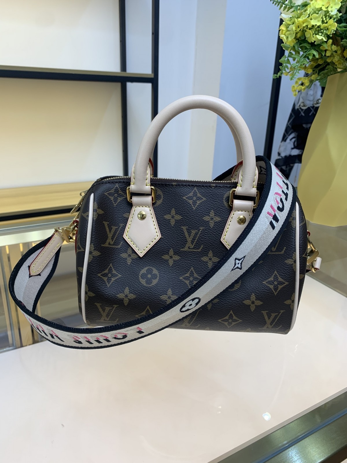 Shebag super replica Louis Vuitton M46234 SPEEDY BANDOULIÈRE 20-Best Quality Fake designer Bag Review, Replica designer bag ru