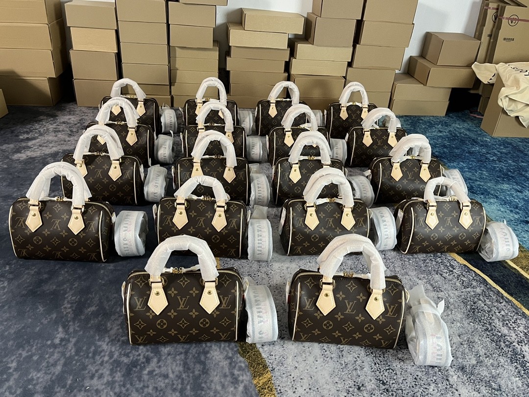 Shebag super replica Louis Vuitton M46234 SPEEDY BANDOULIÈRE 20-Best Quality Fake designer Bag Review, Replica designer bag ru