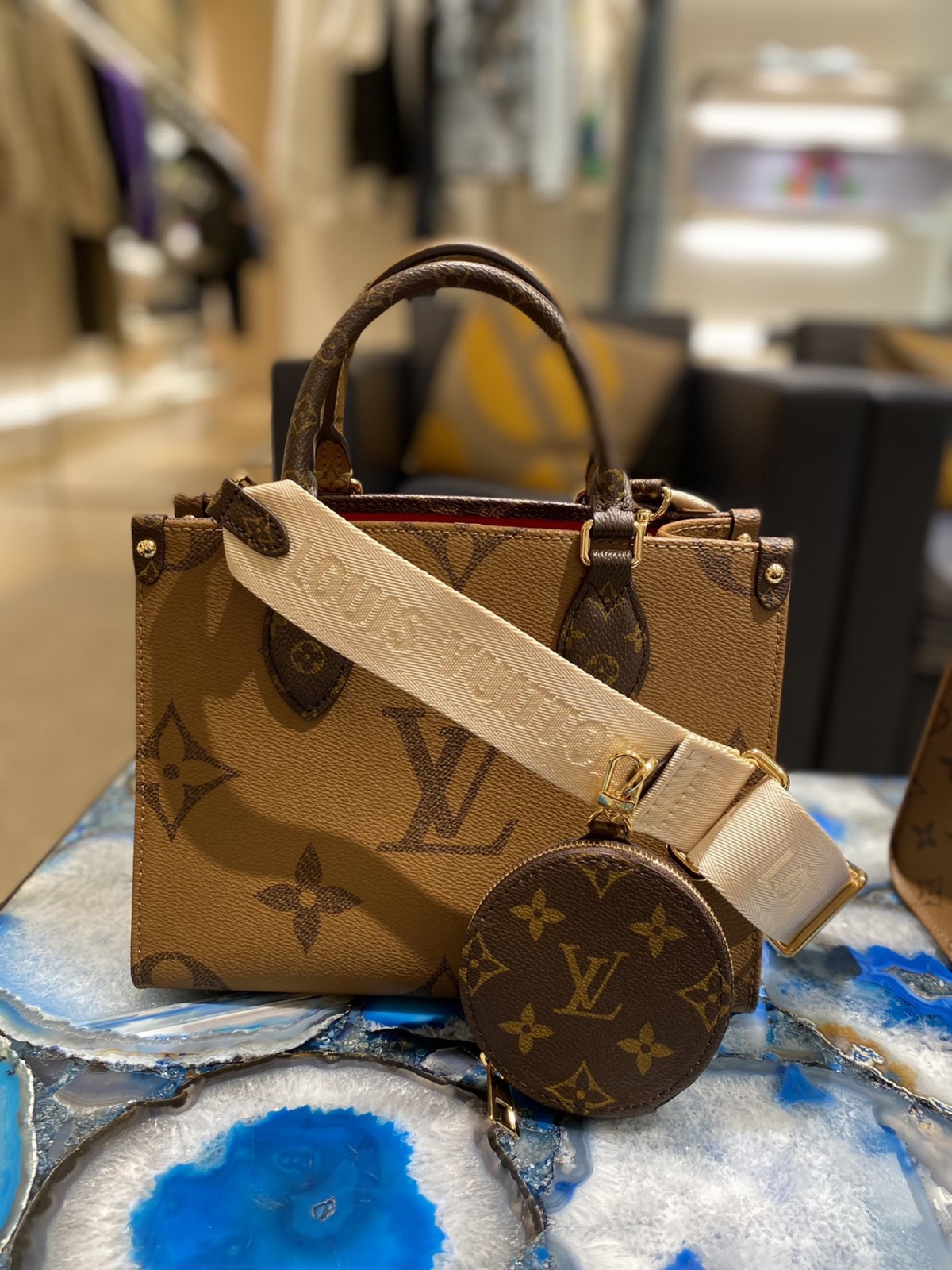 Shebag super replica Louis Vuitton M46373 ONTHEGO Small bag review (2025 May updated)-Best Quality Fake designer Bag Review, Replica designer bag ru Shebag super replica Louis Vuitton M46373 ONTHEGO Small bag review (2025 May updated)-Best Quality Fake designer Bag Review, Replica designer bag ru